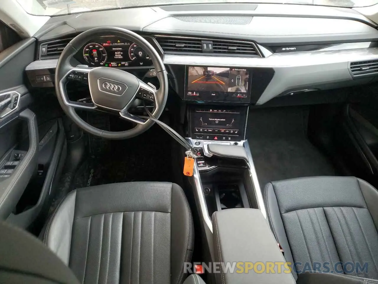 8 fotografías del automóvil dañado WA15AAGEXRB027535 AUDI Q8 E-TRON 2024