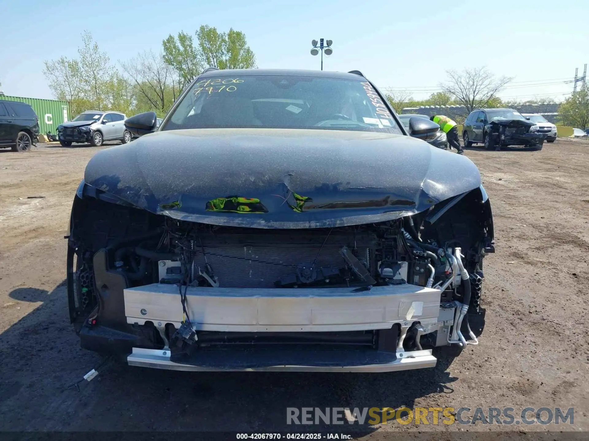 12 fotografías del automóvil dañado WA16ABGE6RB005963 AUDI Q8 E-TRON 2024