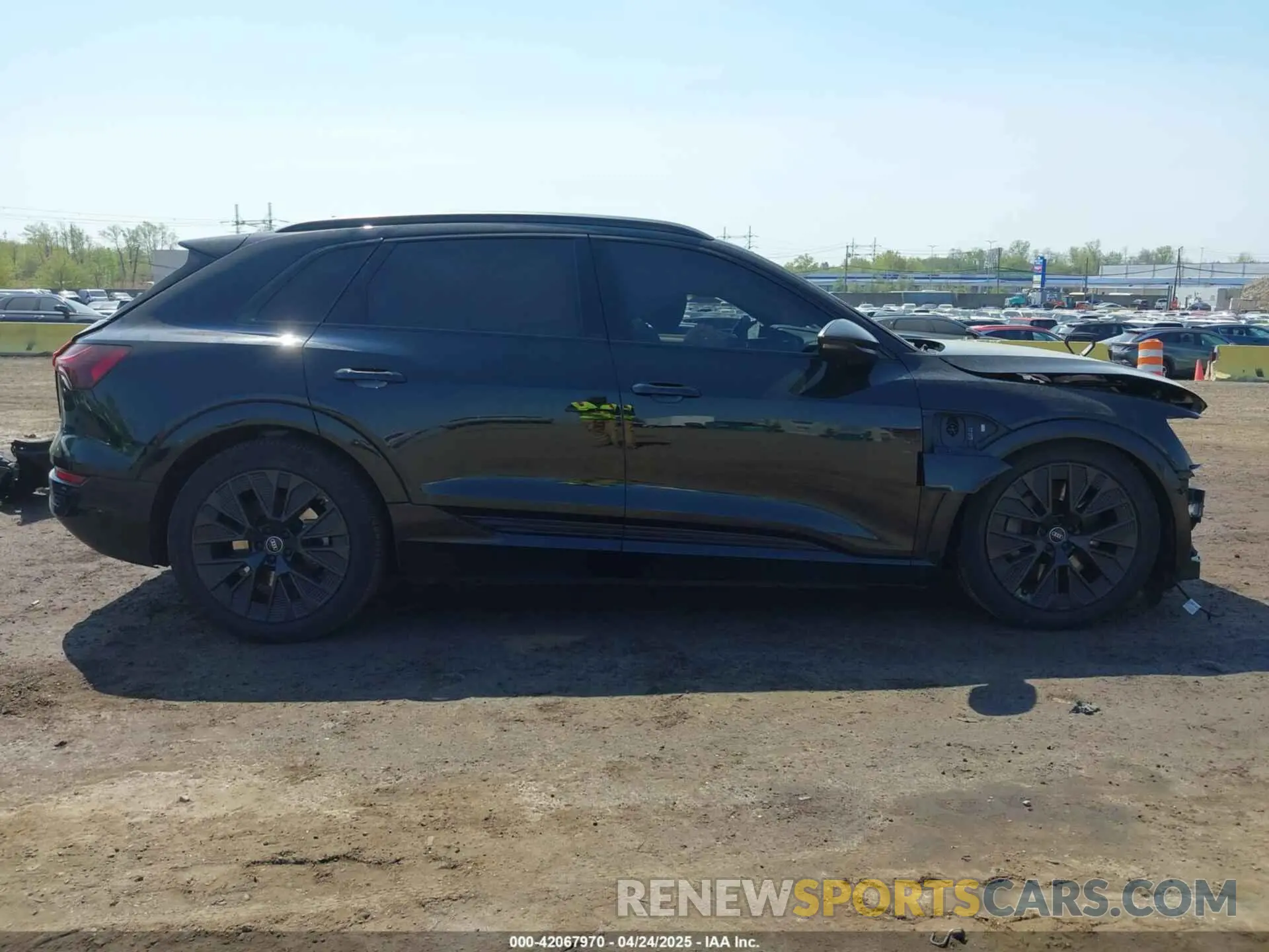 13 fotografías del automóvil dañado WA16ABGE6RB005963 AUDI Q8 E-TRON 2024