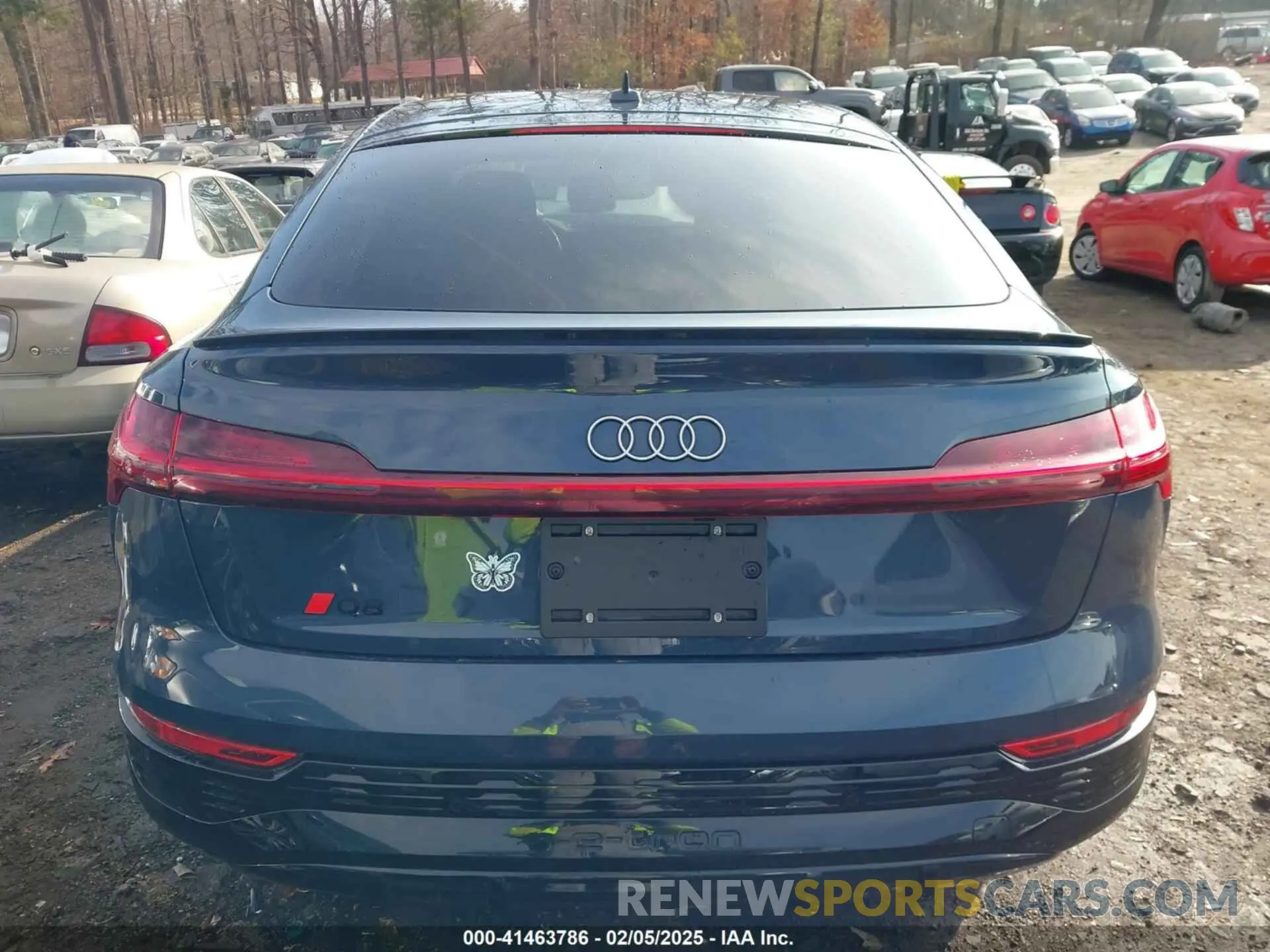 16 fotografías del automóvil dañado WA1BAAGE4RB036699 AUDI Q8 E-TRON 2024