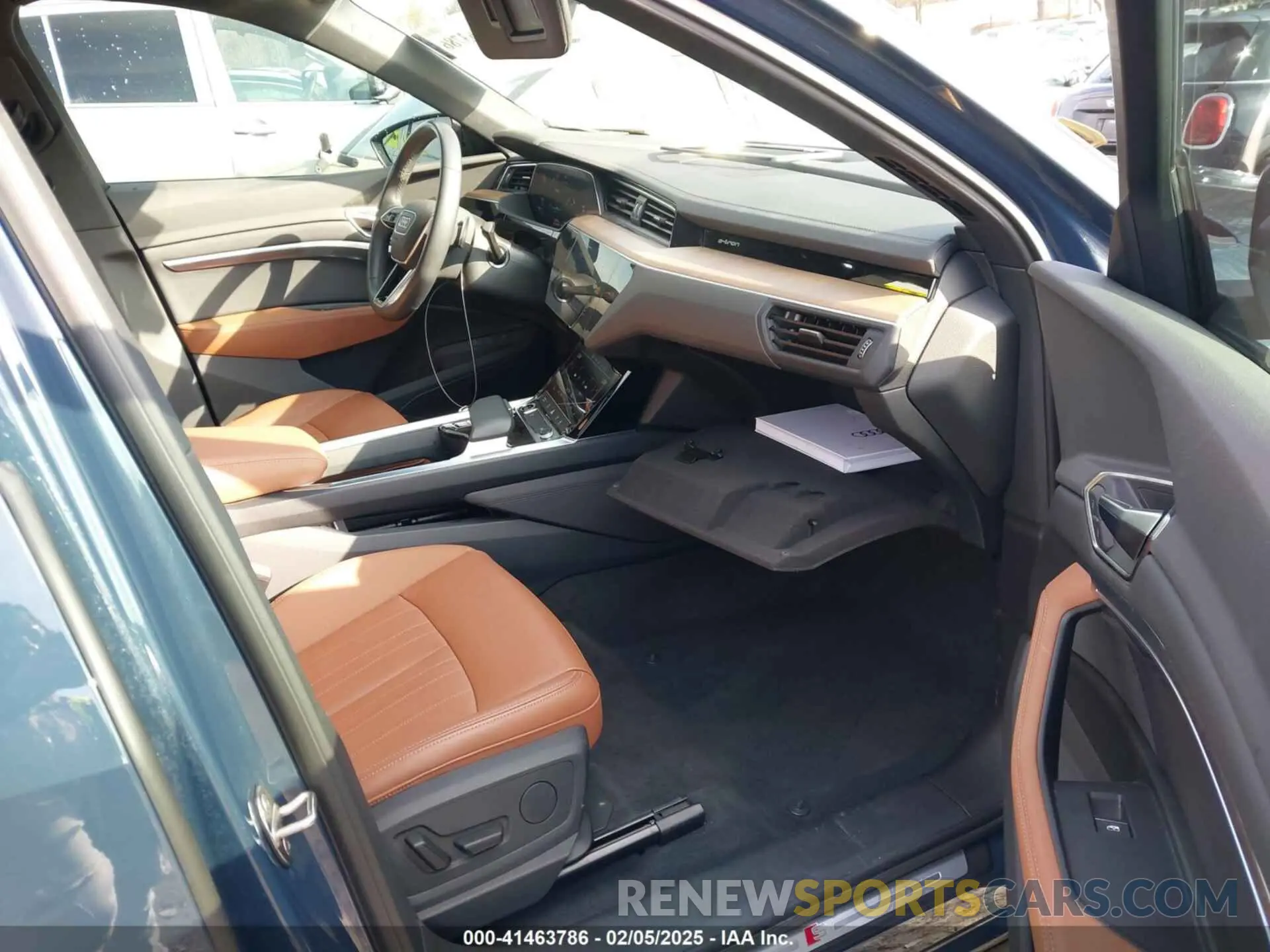 5 fotografías del automóvil dañado WA1BAAGE4RB036699 AUDI Q8 E-TRON 2024