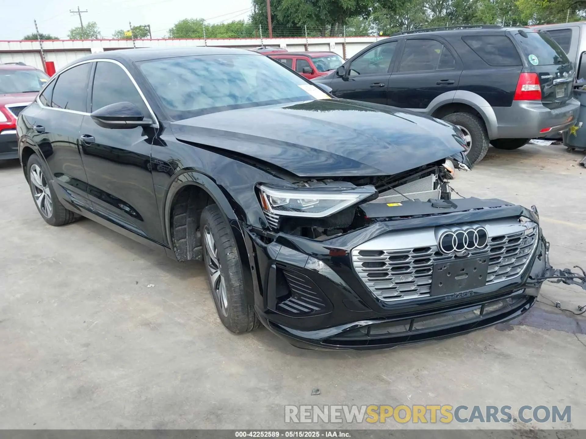 1 fotografías del automóvil dañado WA1CAAGE3RB005383 AUDI Q8 E-TRON 2024
