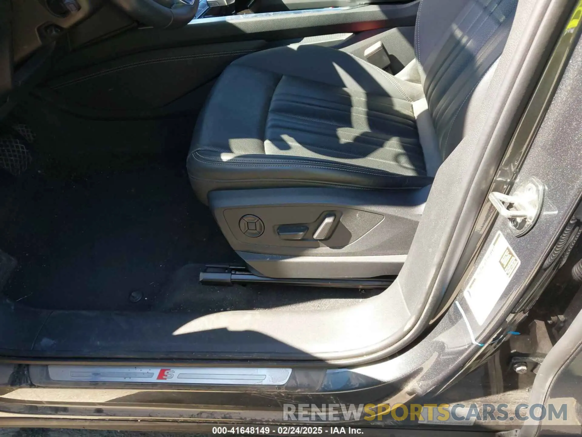 6 fotografías del automóvil dañado WA1CAAGE9RB049520 AUDI Q8 E-TRON 2024