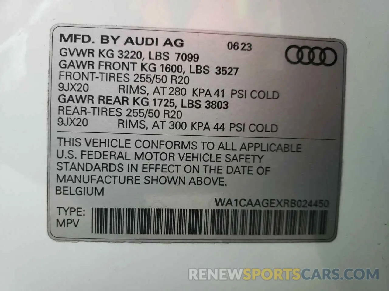 13 fotografías del automóvil dañado WA1CAAGEXRB024450 AUDI Q8 E-TRON 2024