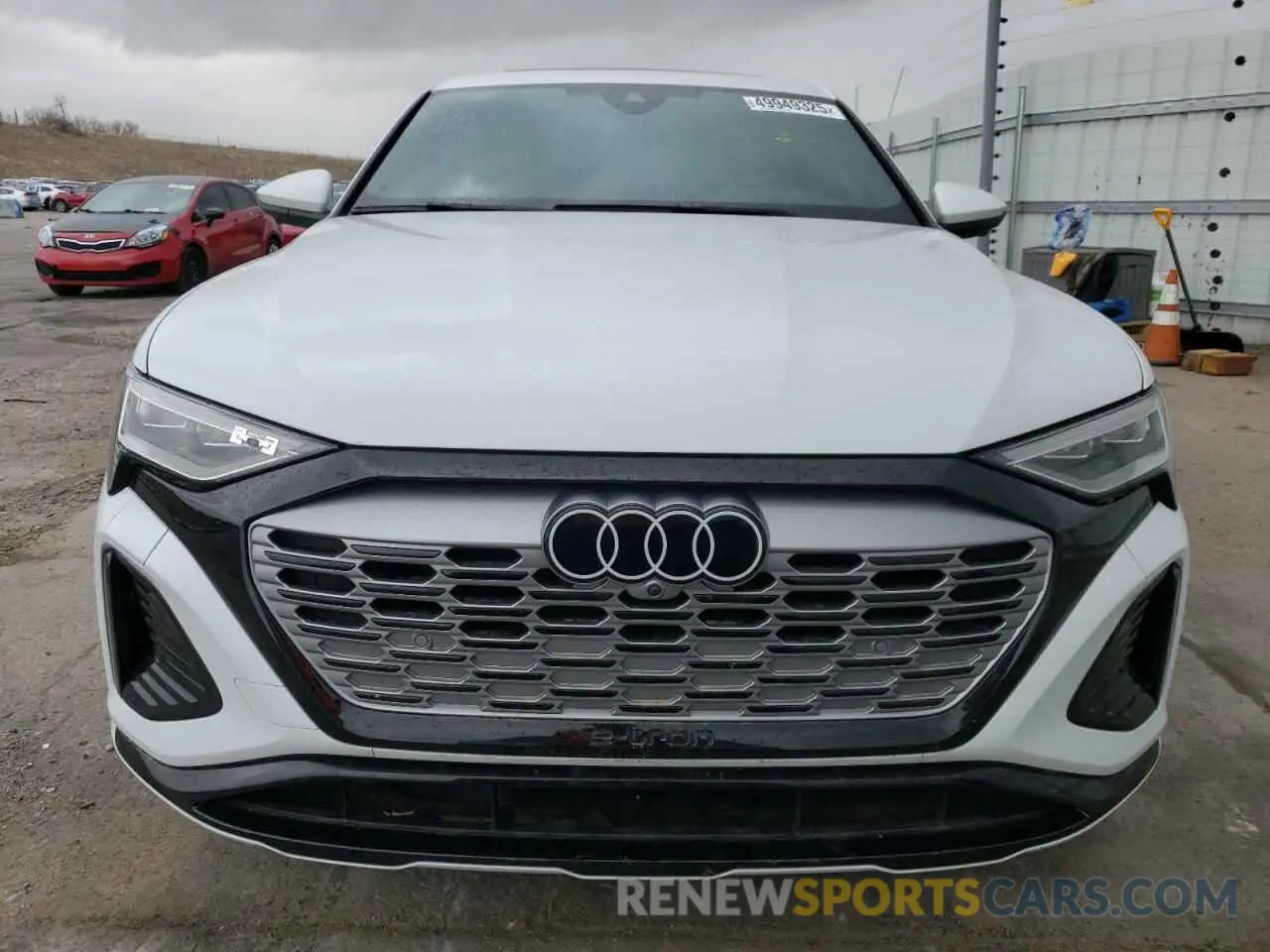 5 fotografías del automóvil dañado WA1CAAGEXRB024450 AUDI Q8 E-TRON 2024