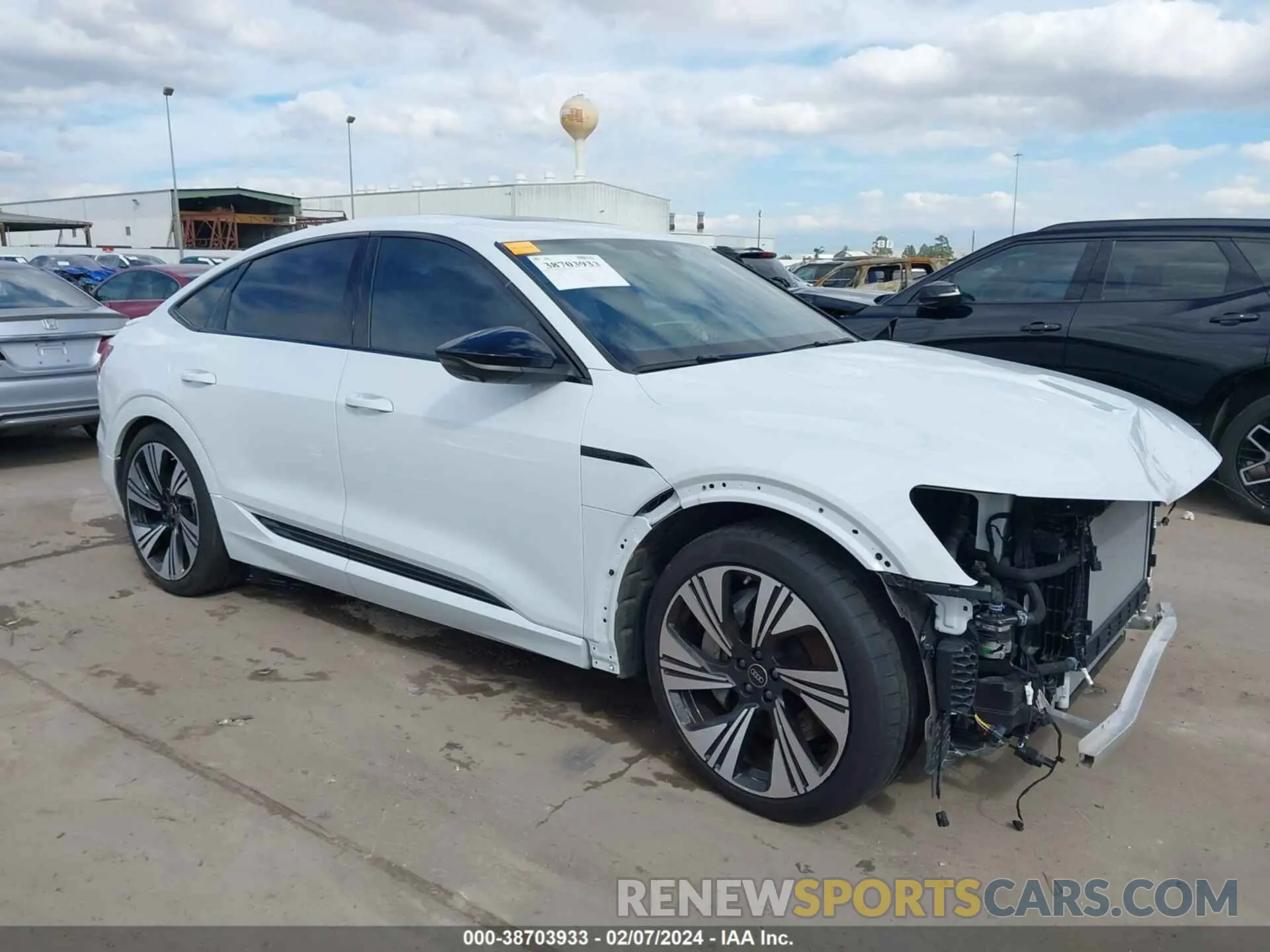 1 fotografías del automóvil dañado WA1DABGE2RB007345 AUDI Q8 E-TRON 2024