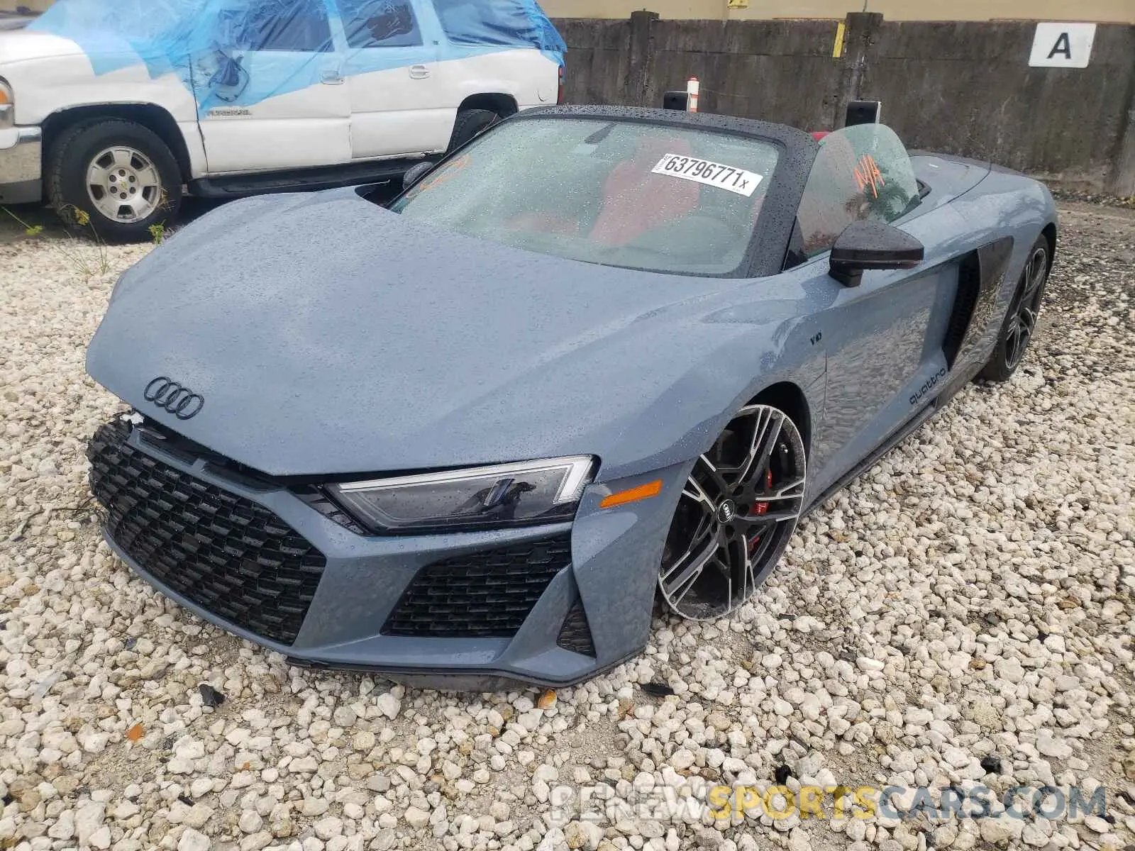 2 fotografías del automóvil dañado WUA4BCFX0L7900137 AUDI R8 2020