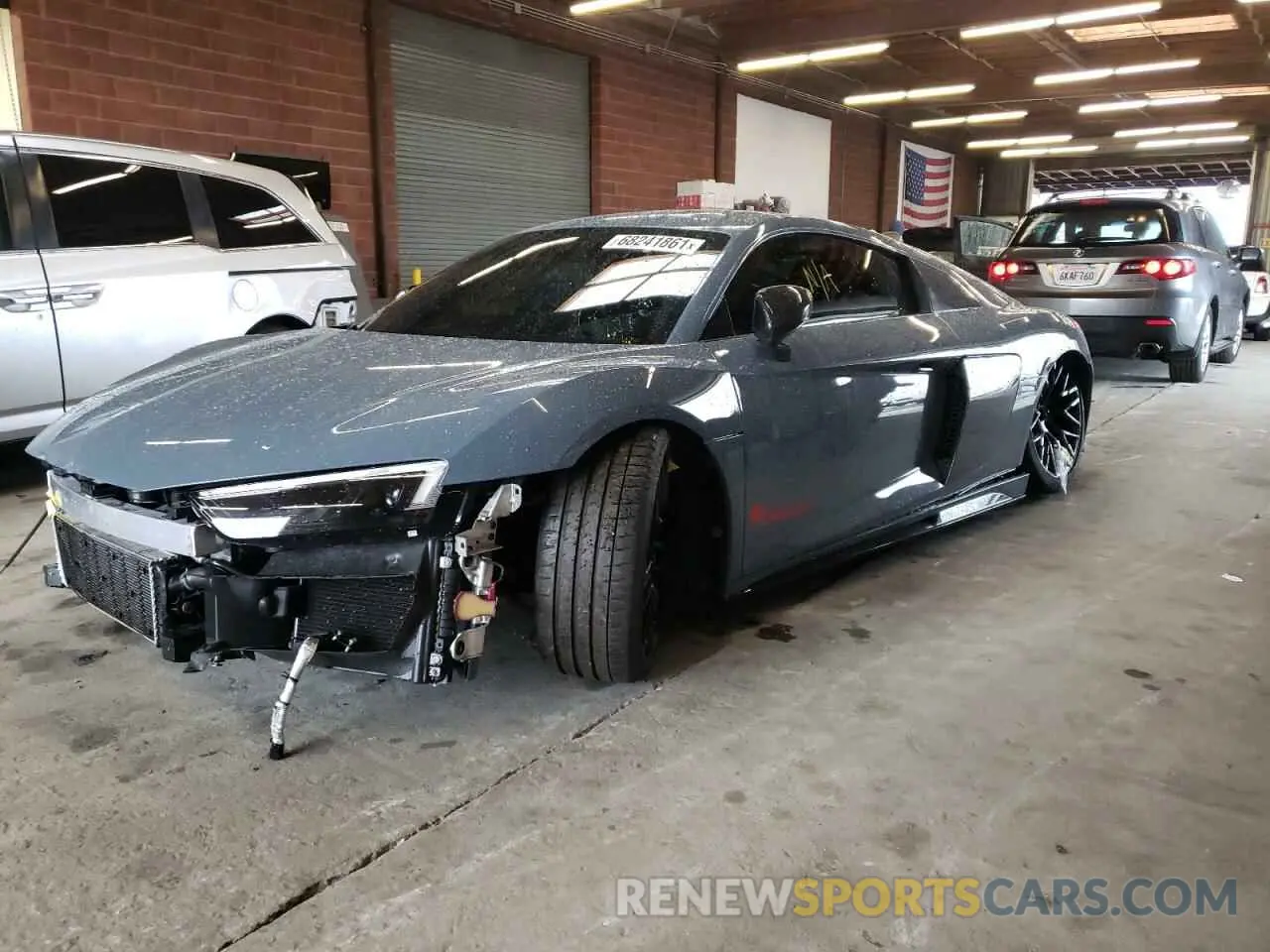 2 fotografías del automóvil dañado WUAEEAFX4L7900304 AUDI R8 2020