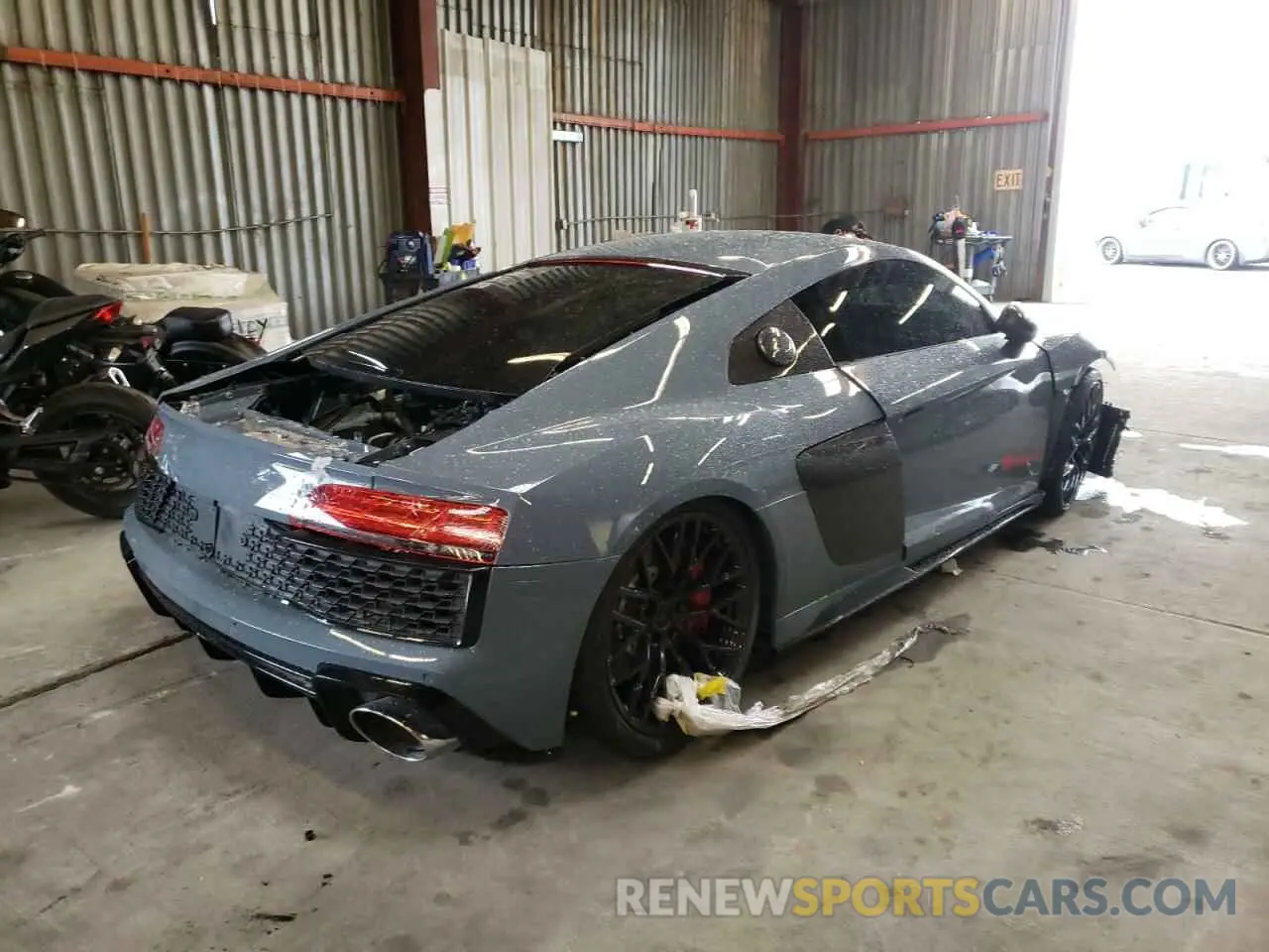 4 fotografías del automóvil dañado WUAEEAFX4L7900304 AUDI R8 2020