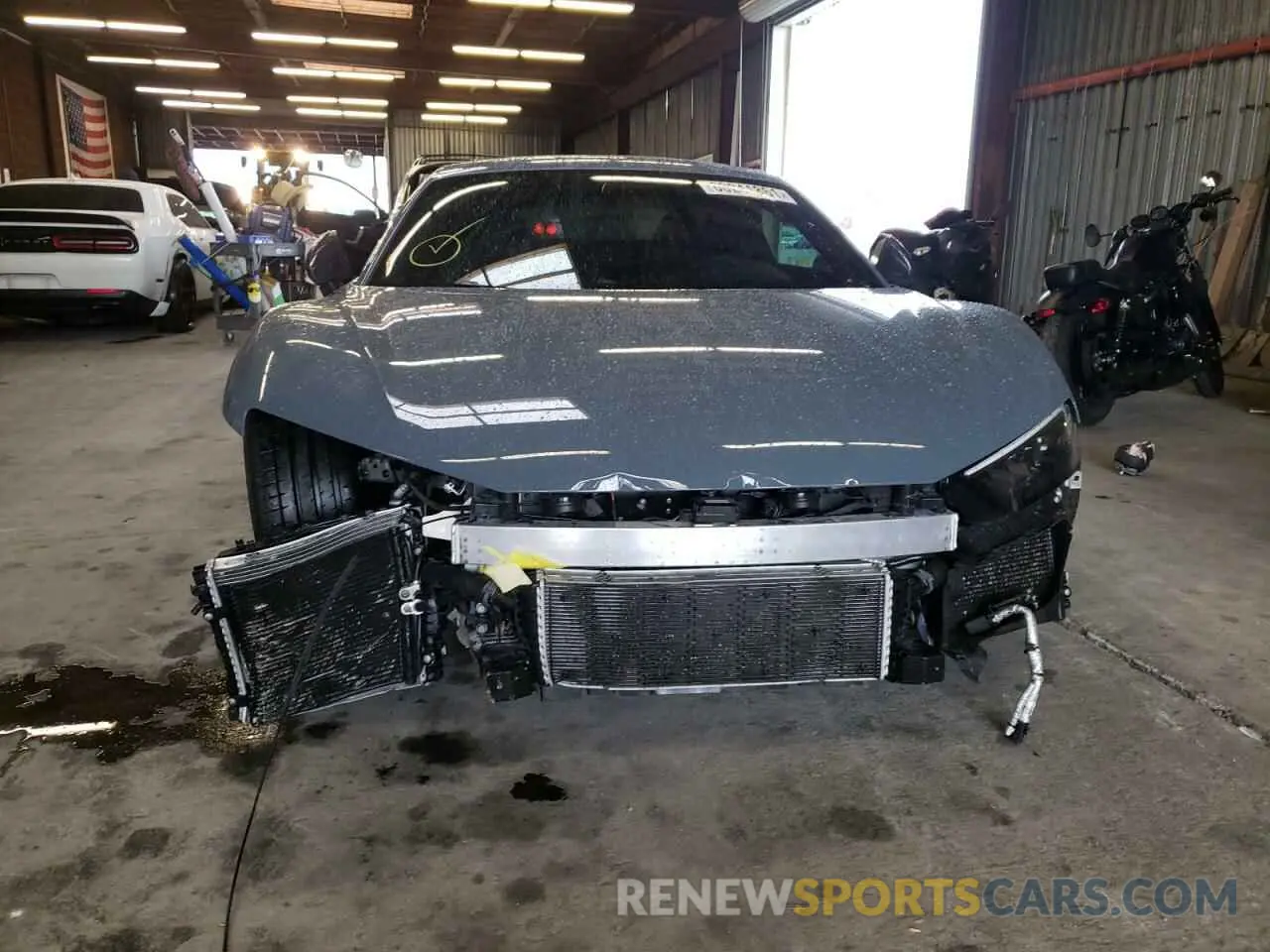9 fotografías del automóvil dañado WUAEEAFX4L7900304 AUDI R8 2020