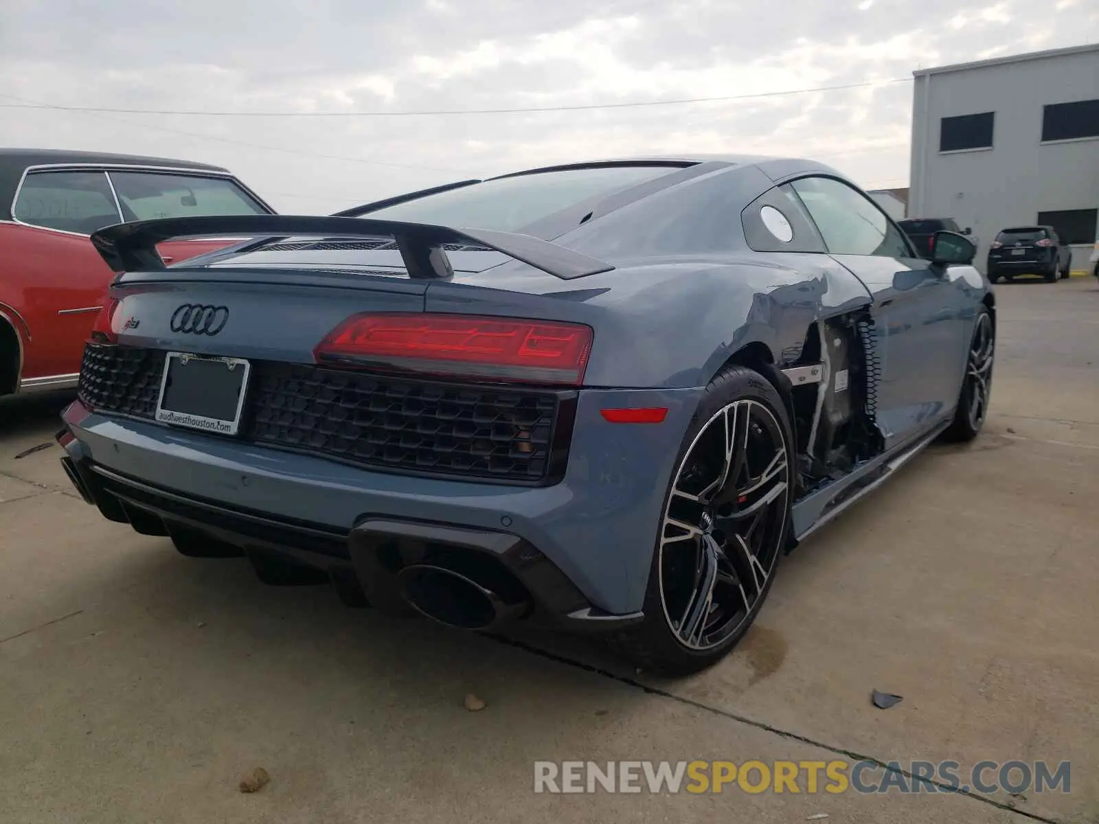 4 fotografías del automóvil dañado WUAKBAFX7L7901183 AUDI R8 2020