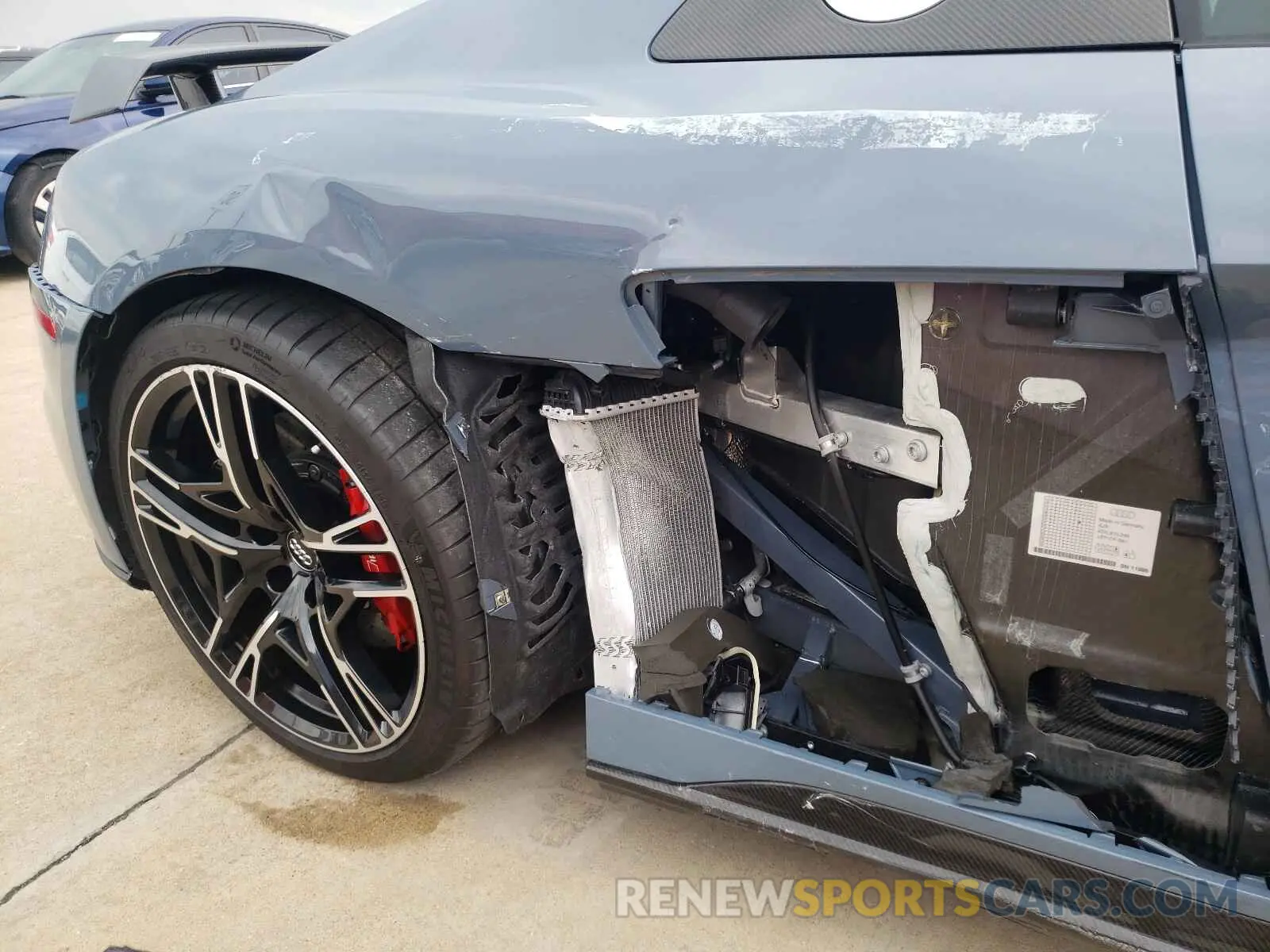 9 fotografías del automóvil dañado WUAKBAFX7L7901183 AUDI R8 2020