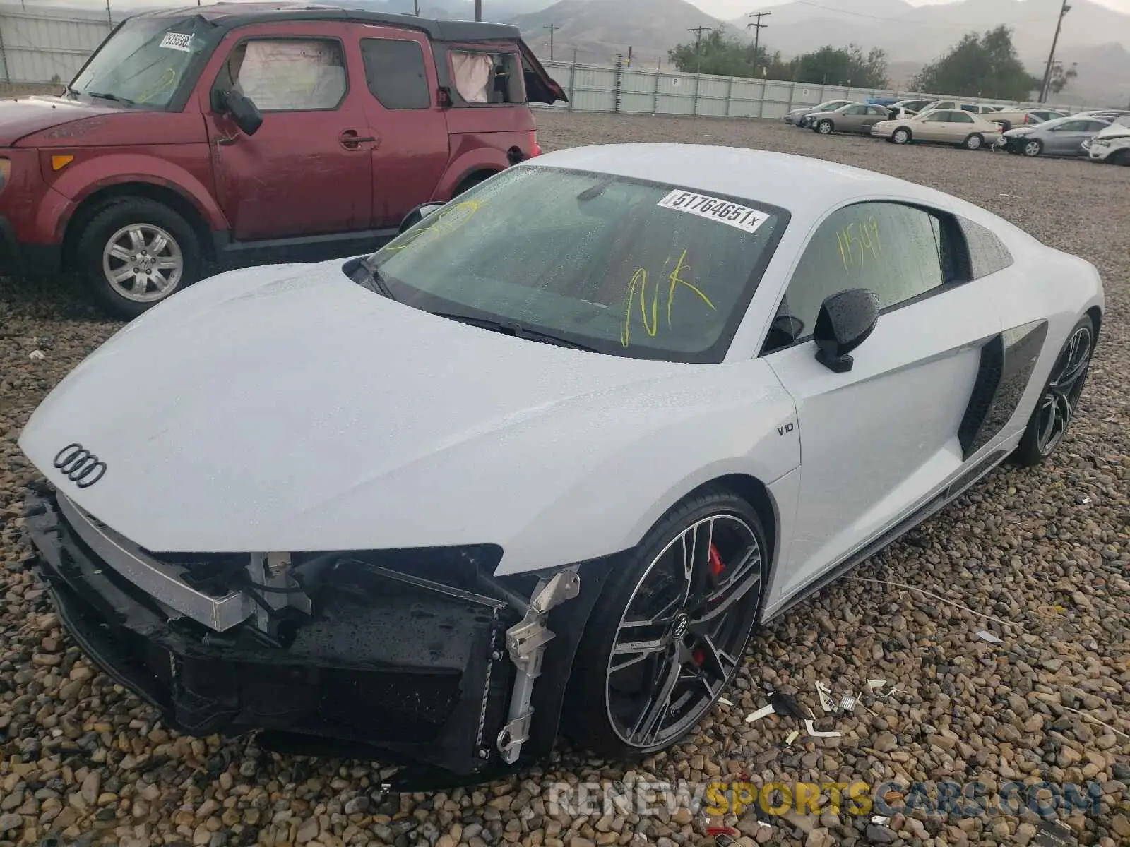 2 fotografías del automóvil dañado WUAKBAFX9L7900195 AUDI R8 2020