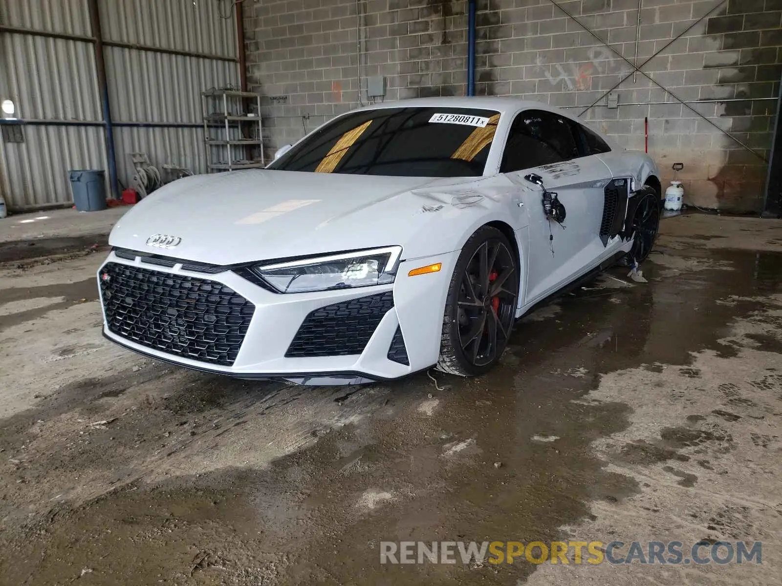 2 fotografías del automóvil dañado WUABAAFXXM7900744 AUDI R8 2021