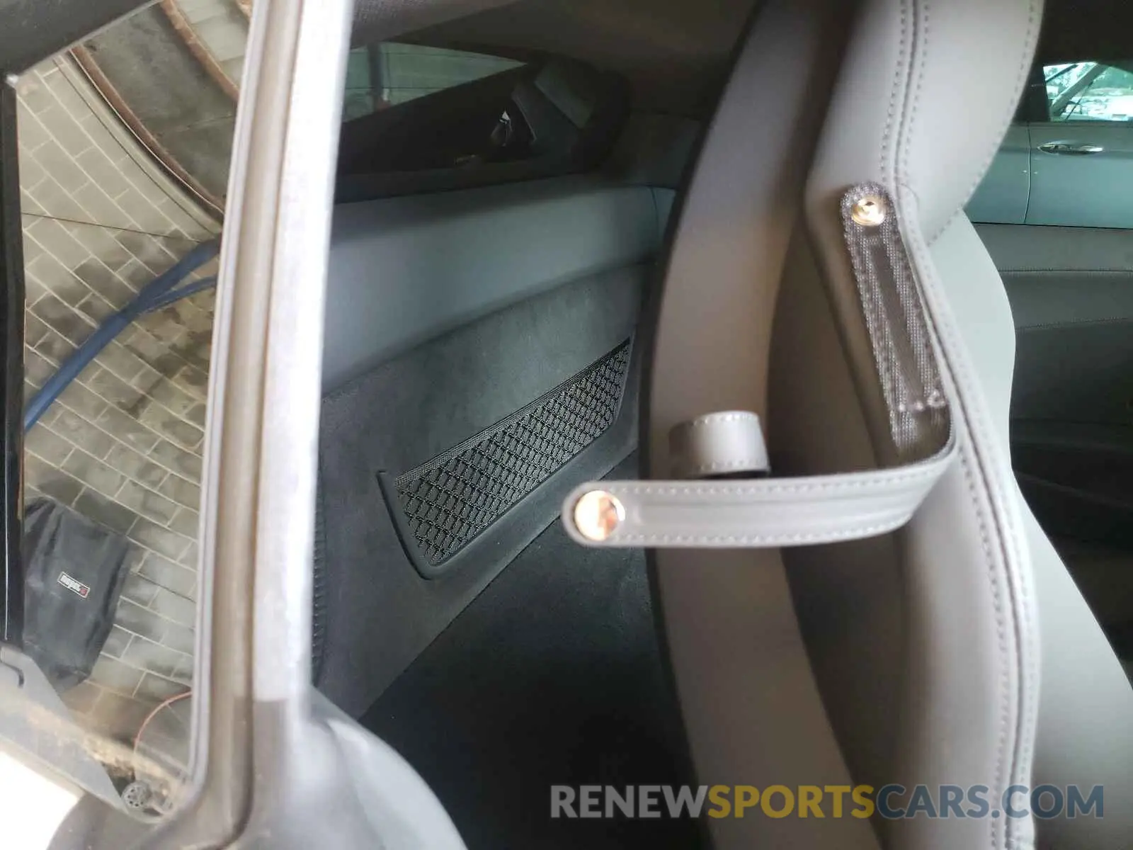 6 fotografías del automóvil dañado WUABAAFXXM7900744 AUDI R8 2021