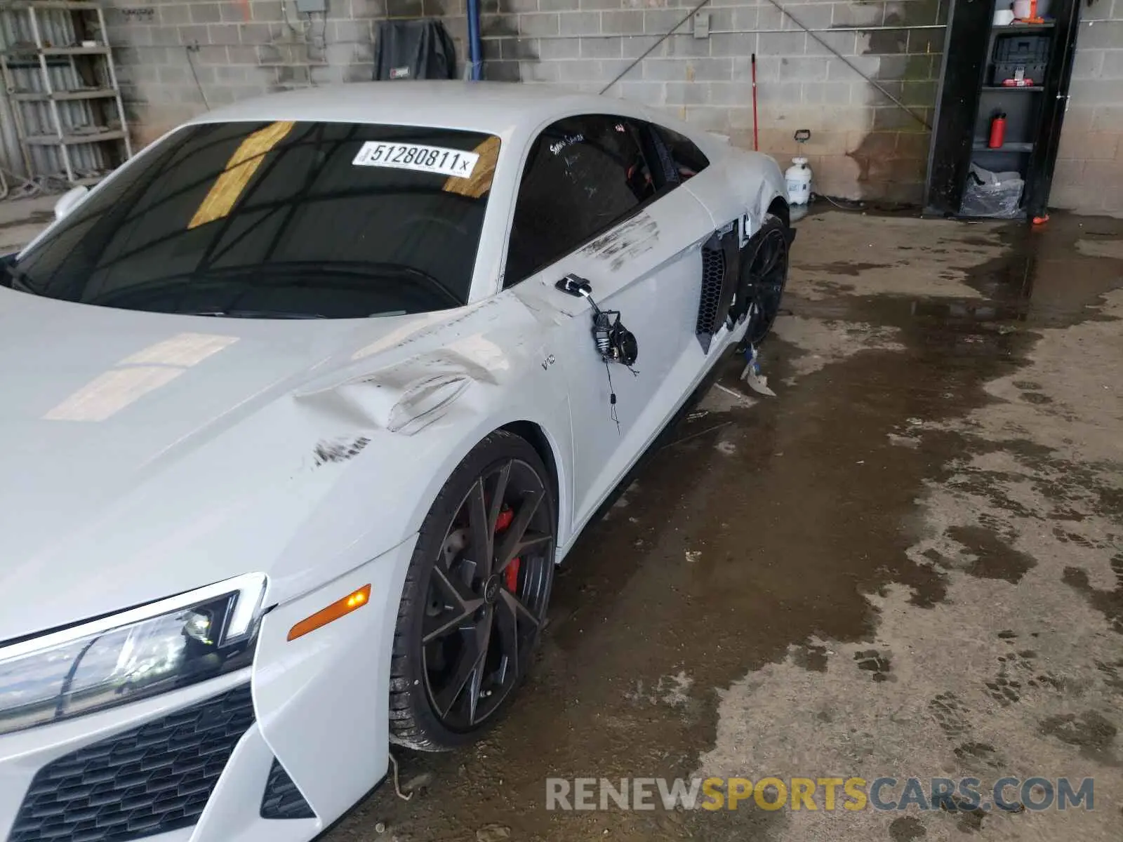 9 fotografías del automóvil dañado WUABAAFXXM7900744 AUDI R8 2021