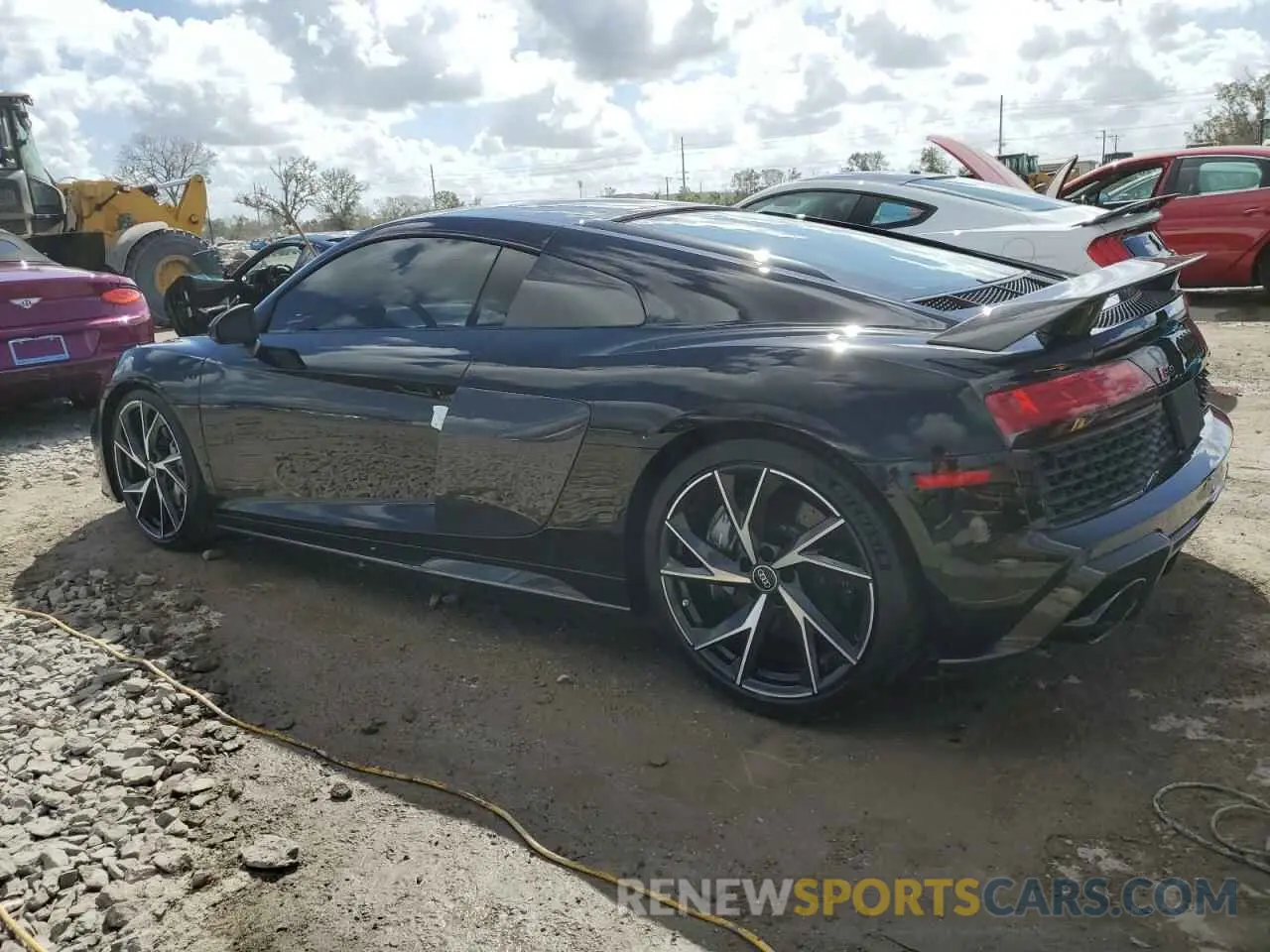 2 fotografías del automóvil dañado WUAKBAFX6M7901404 AUDI R8 2021