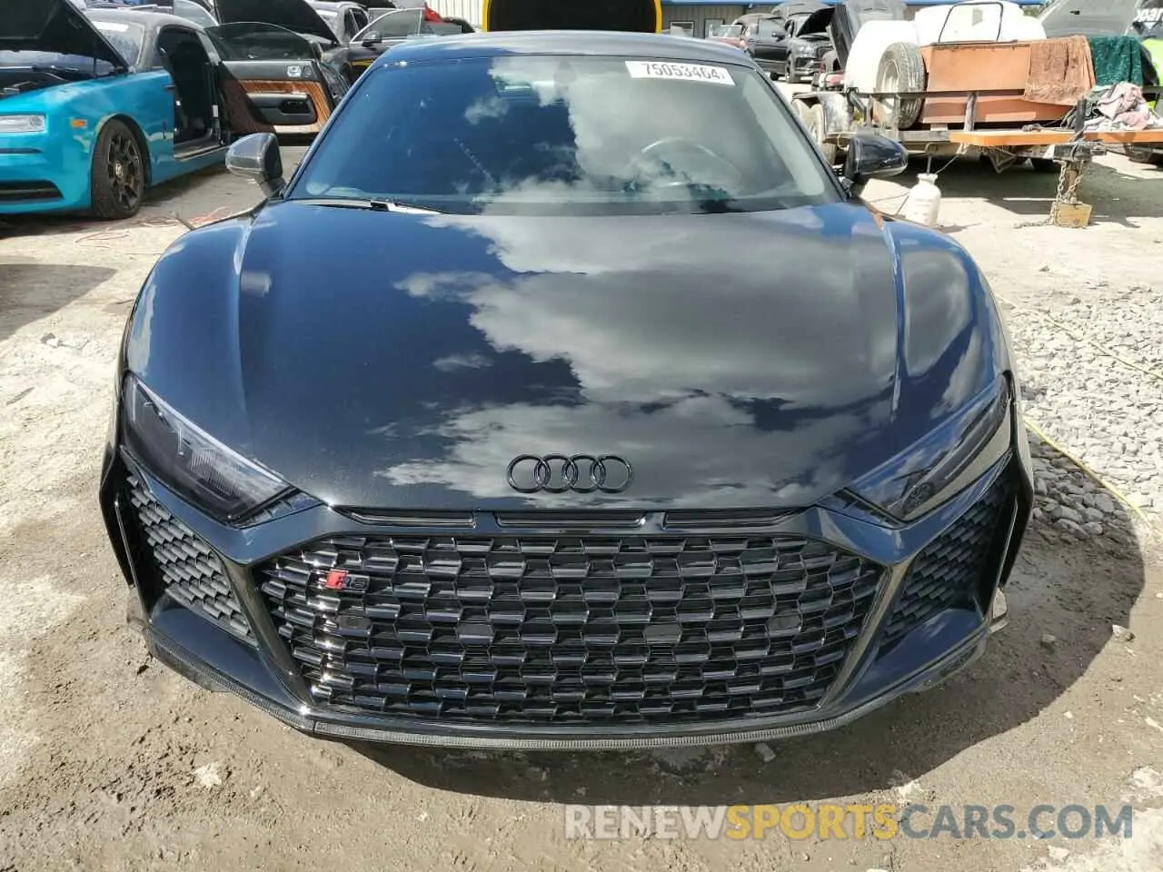 5 fotografías del automóvil dañado WUAKBAFX6M7901404 AUDI R8 2021