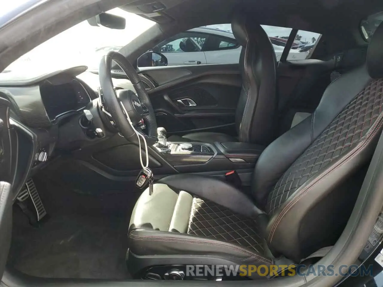 7 fotografías del automóvil dañado WUAKBAFX6M7901404 AUDI R8 2021