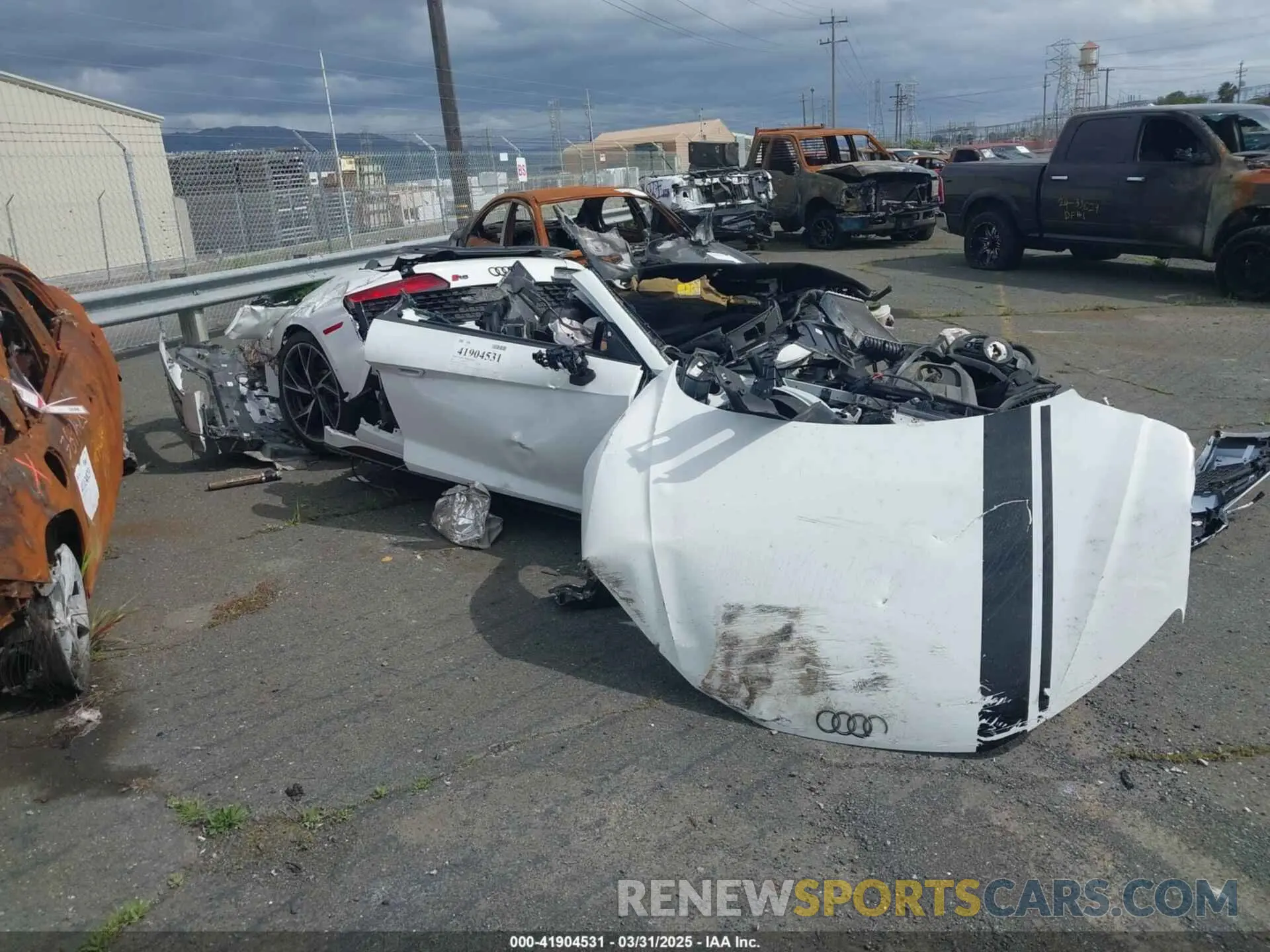 1 fotografías del automóvil dañado WUACEAFX7N7901019 AUDI R8 2022