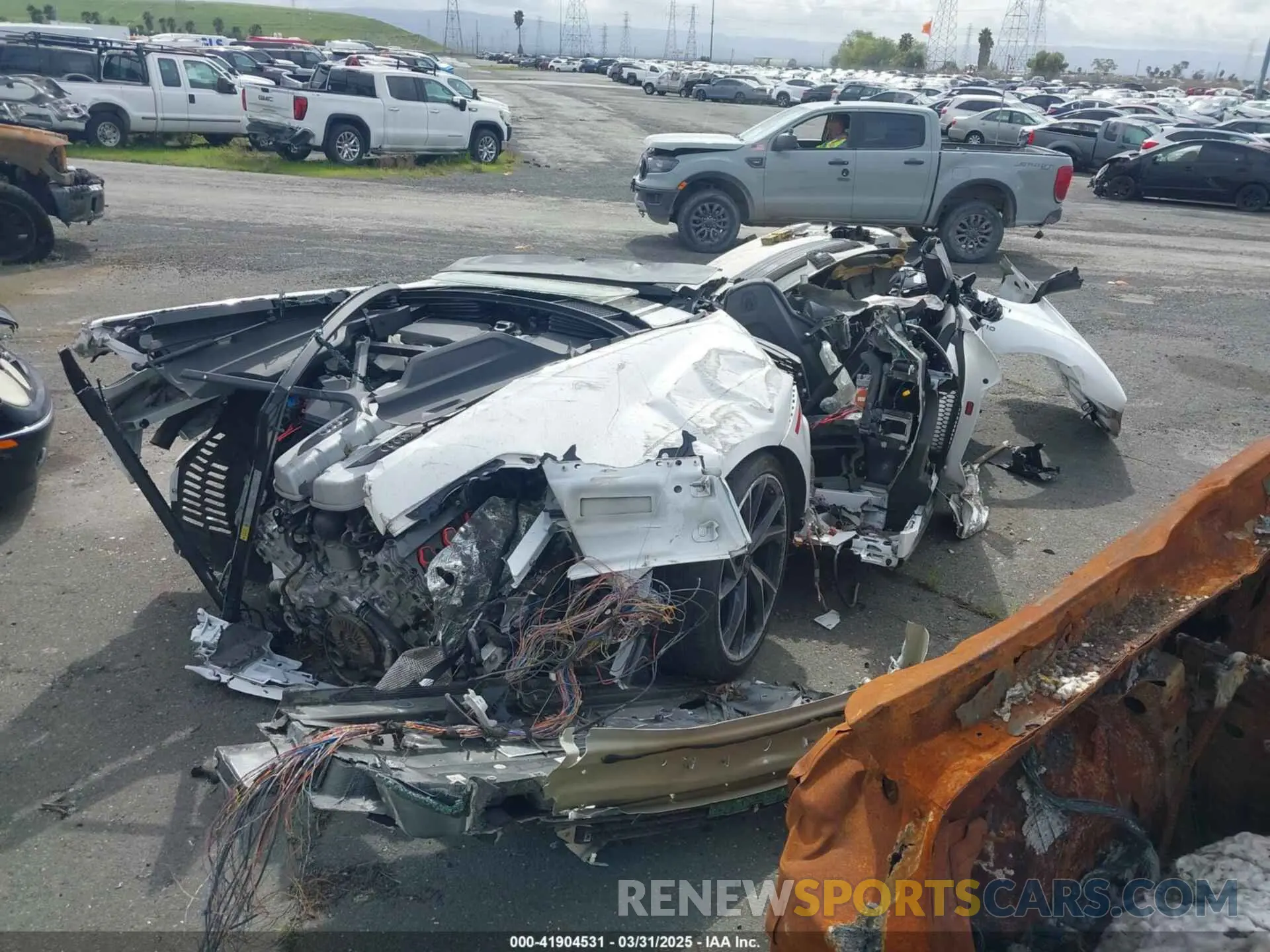 4 fotografías del automóvil dañado WUACEAFX7N7901019 AUDI R8 2022