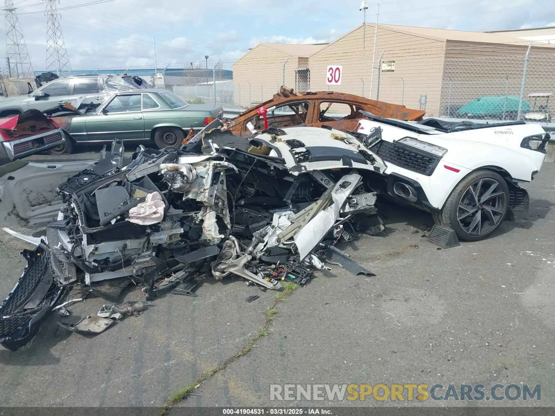 6 fotografías del automóvil dañado WUACEAFX7N7901019 AUDI R8 2022