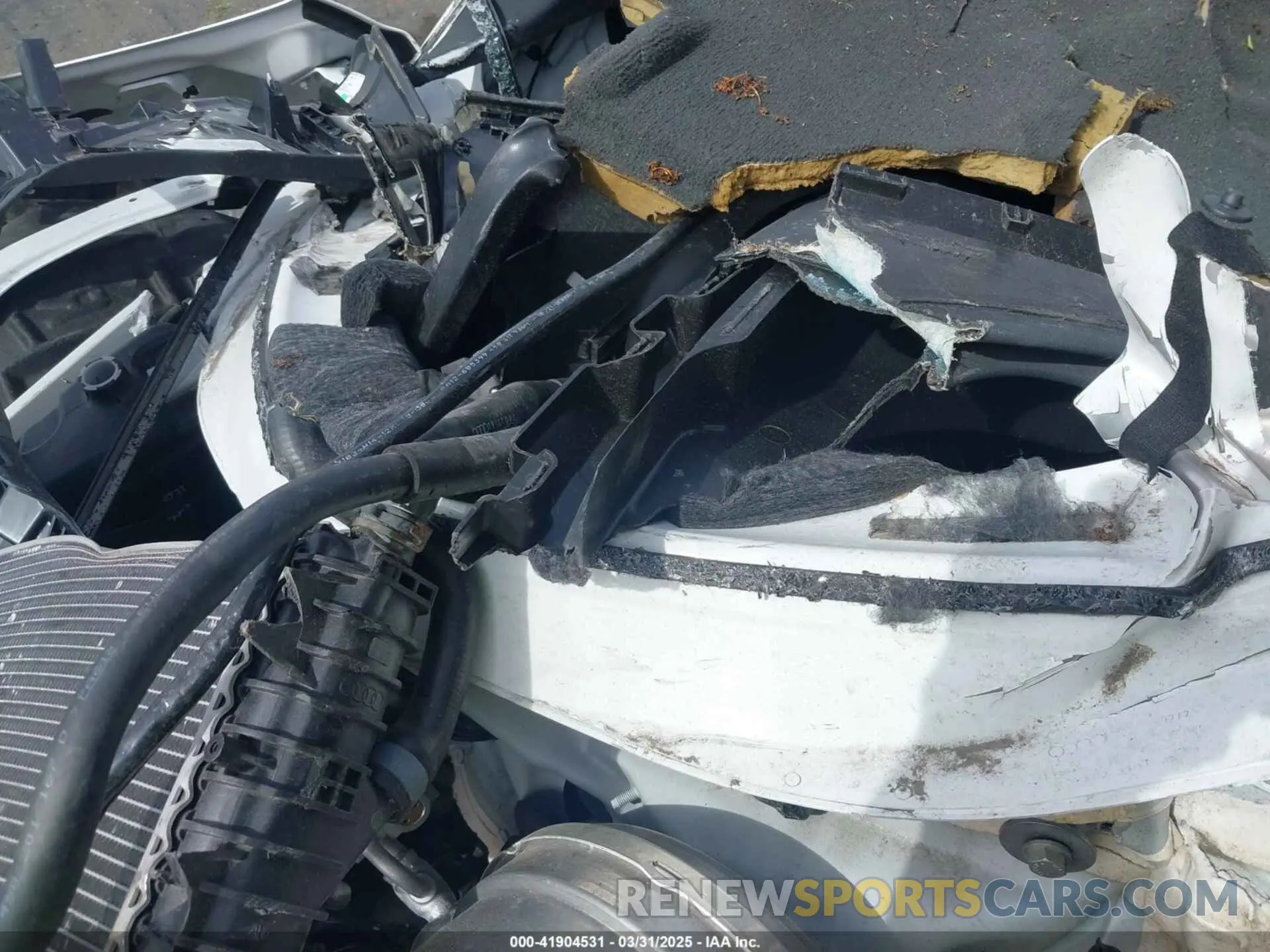 9 fotografías del automóvil dañado WUACEAFX7N7901019 AUDI R8 2022