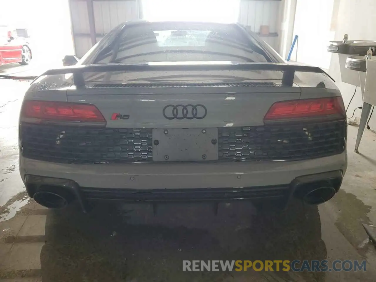 6 fotografías del automóvil dañado WUAKBAFX5N7900102 AUDI R8 2022