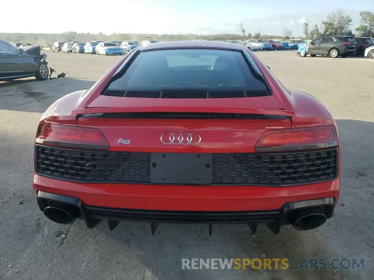 6 fotografías del automóvil dañado WUACEAFX6P7902424 AUDI R8 2023
