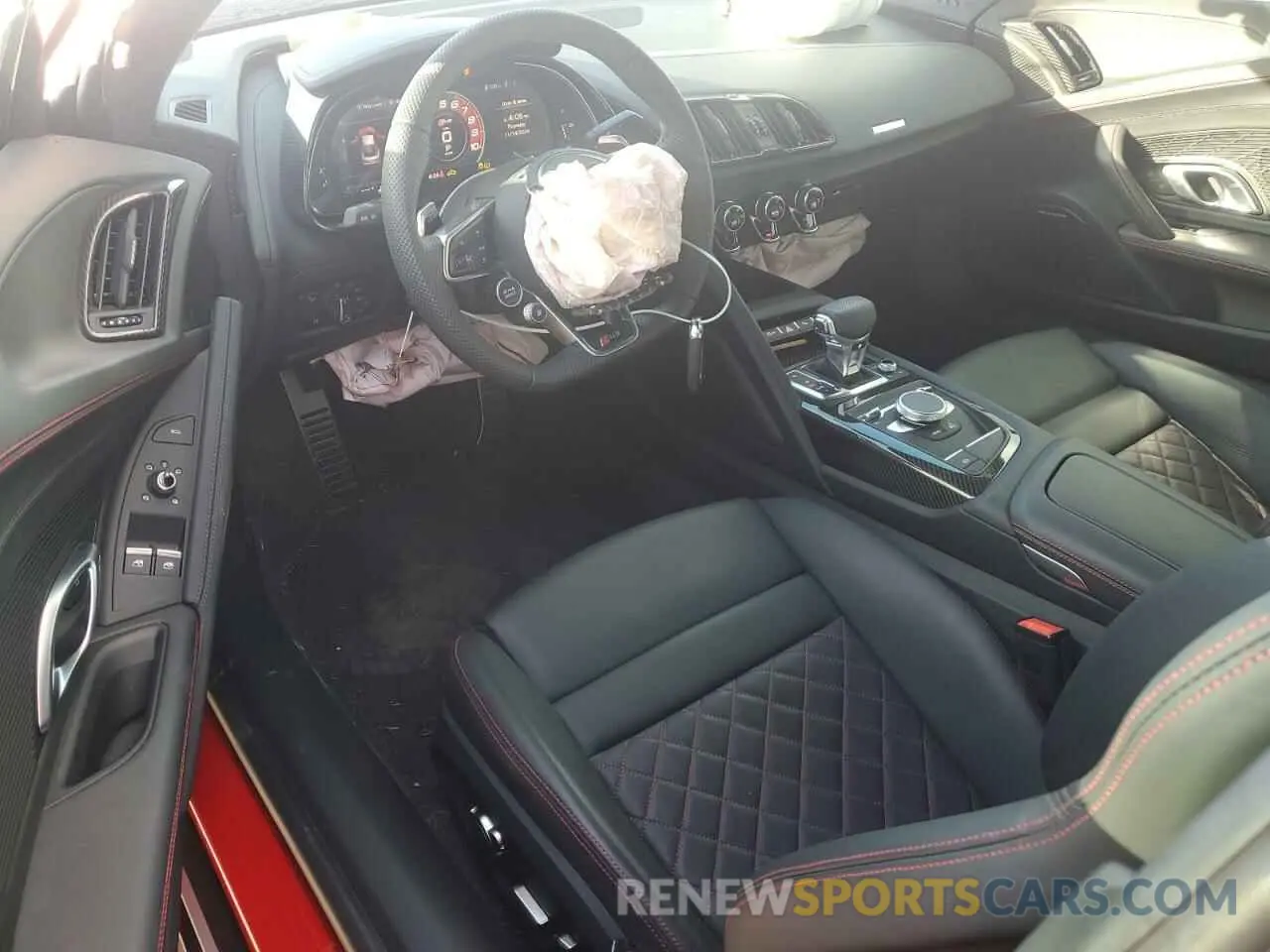 8 fotografías del automóvil dañado WUACEAFX6P7902424 AUDI R8 2023