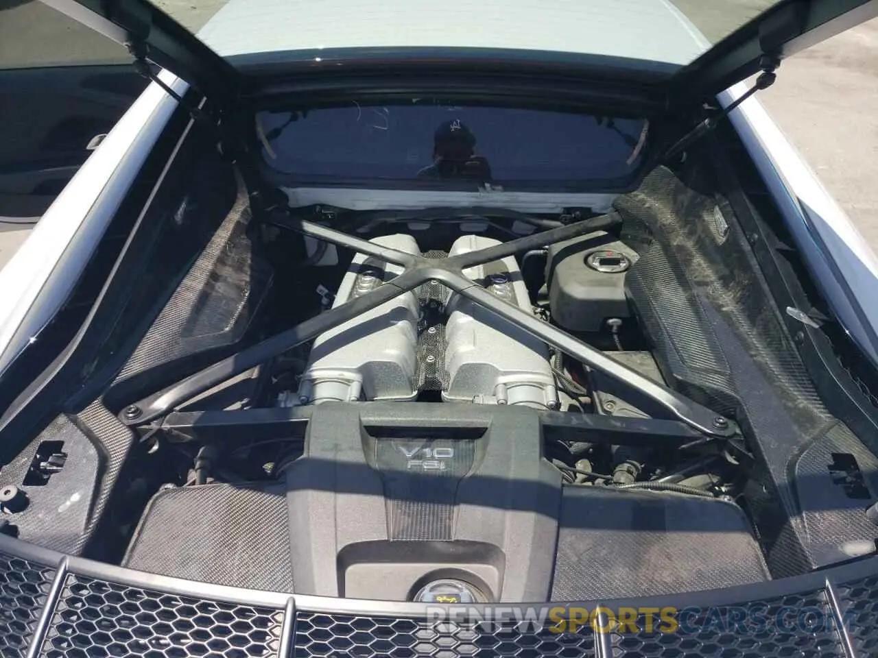 11 fotografías del automóvil dañado WUACEAFX9P7900103 AUDI R8 2023