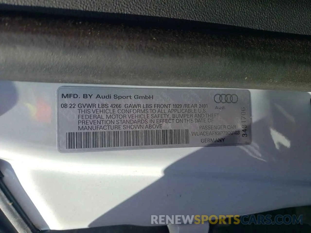 12 fotografías del automóvil dañado WUACEAFX9P7900103 AUDI R8 2023