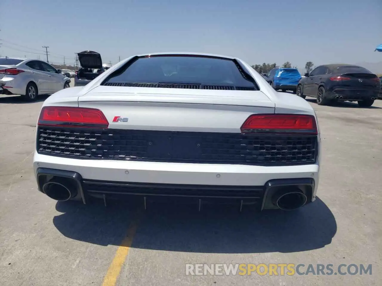 6 fotografías del automóvil dañado WUACEAFX9P7900103 AUDI R8 2023
