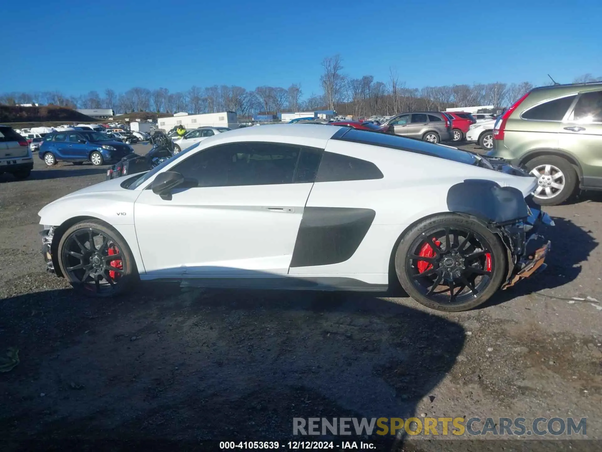 14 fotografías del automóvil dañado WUAGBAFX2P7900891 AUDI R8 2023