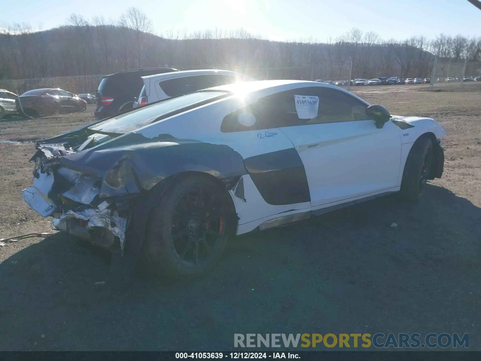 4 fotografías del automóvil dañado WUAGBAFX2P7900891 AUDI R8 2023