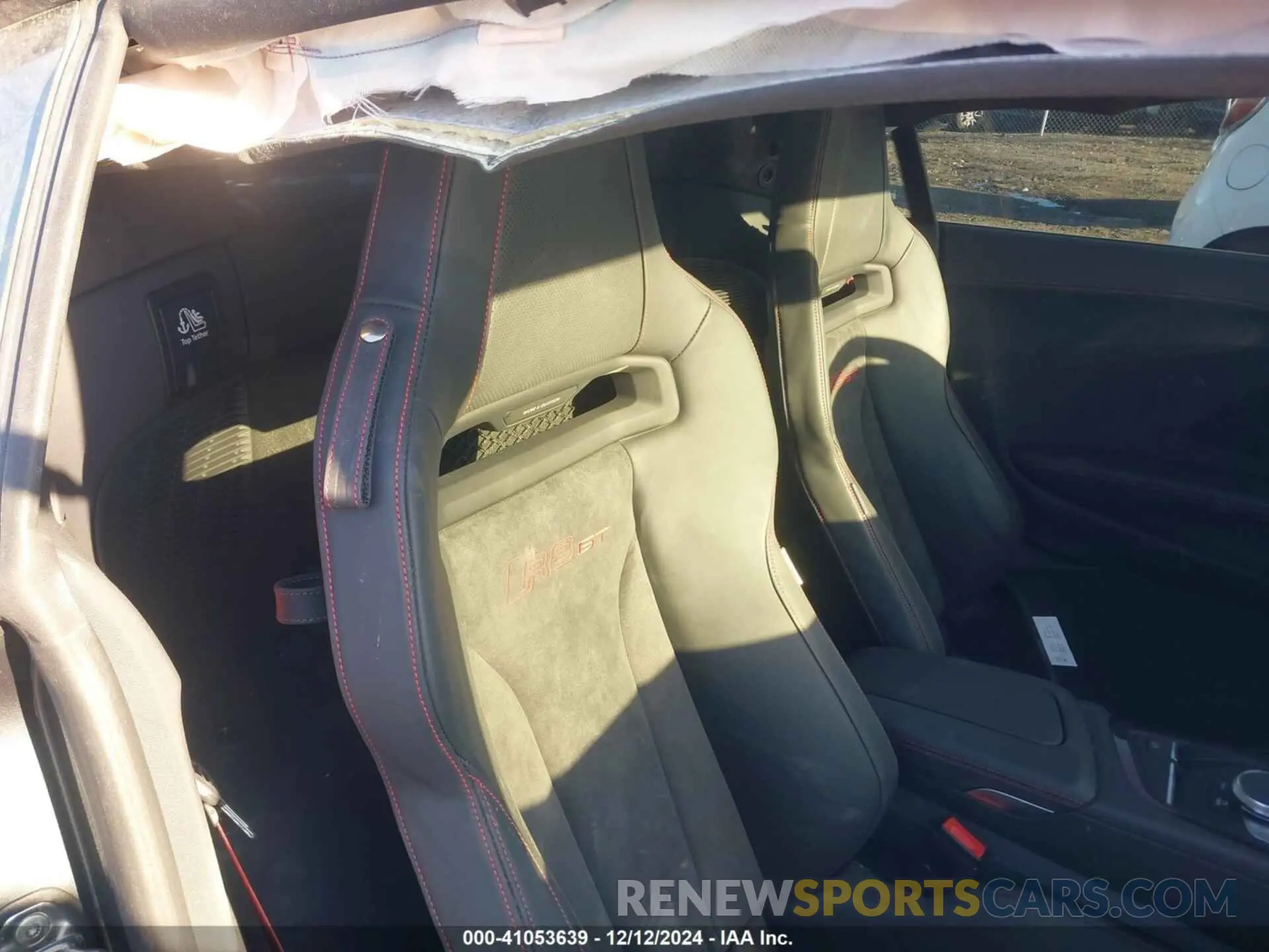 8 fotografías del automóvil dañado WUAGBAFX2P7900891 AUDI R8 2023