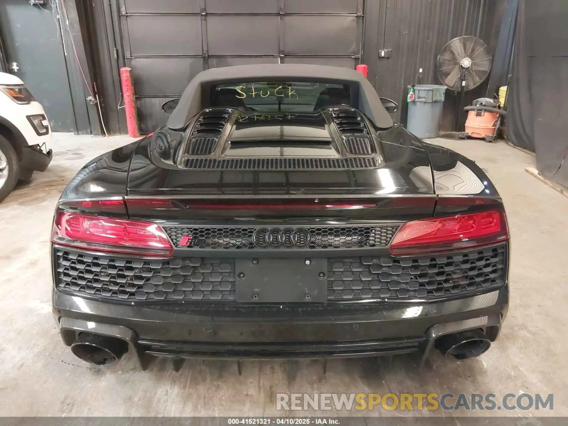 16 fotografías del automóvil dañado WUA4BCFX8N7900499 AUDI R8 SPYDER 2022
