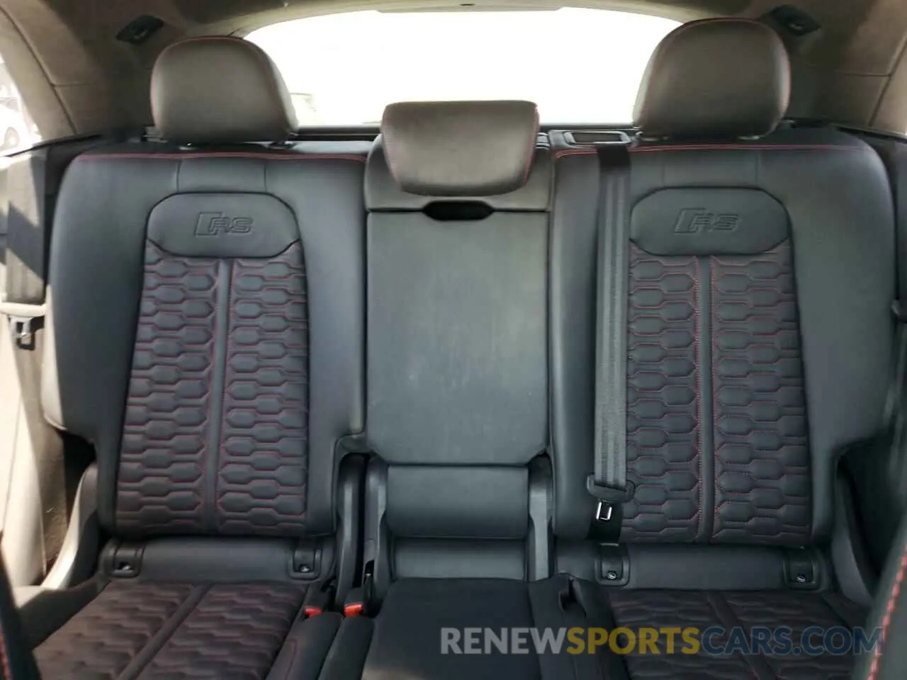 10 fotografías del automóvil dañado WU1ARBF19MD042271 AUDI RS 2021
