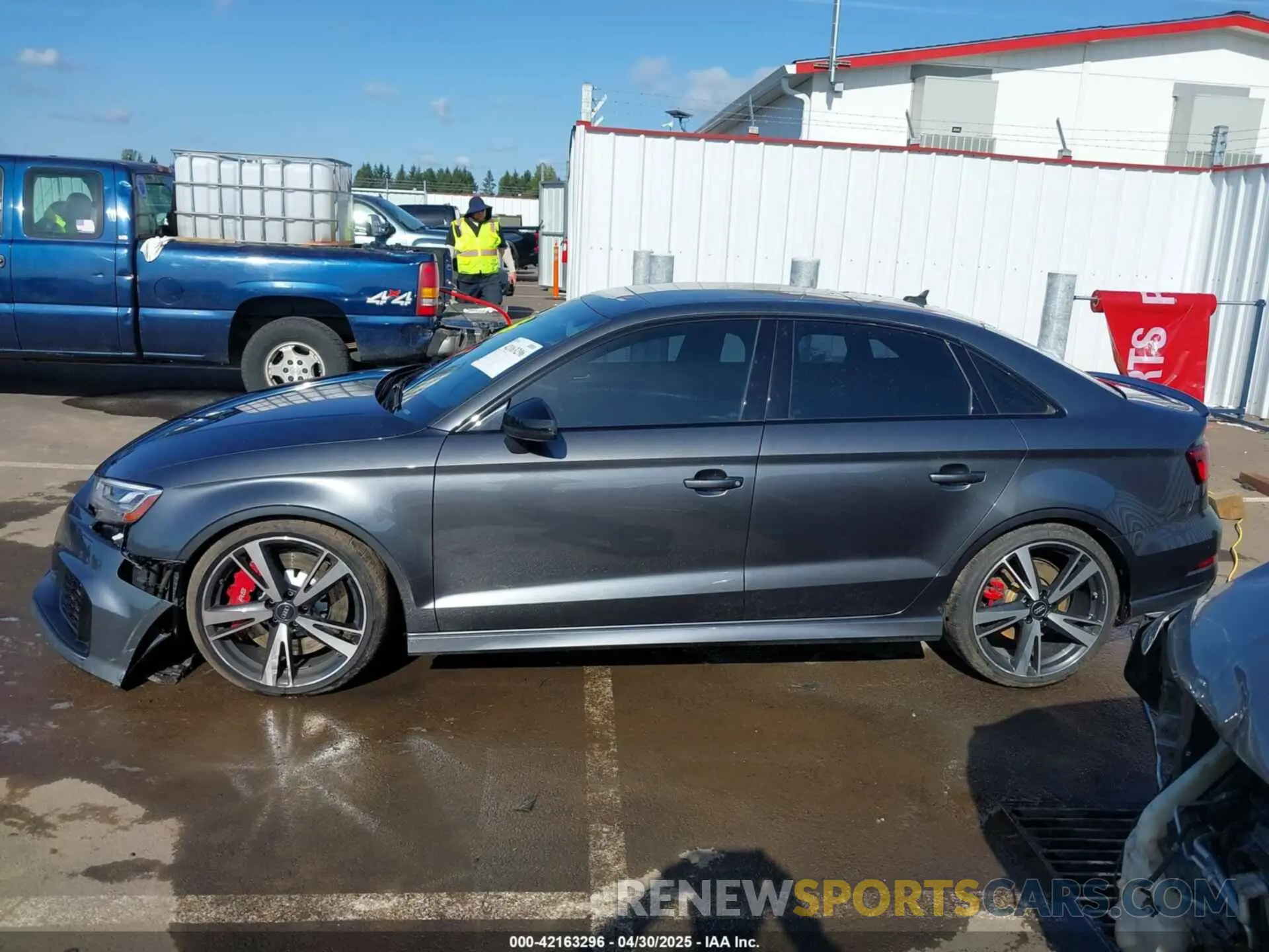 15 fotografías del automóvil dañado WUABWGFF4KA906650 AUDI RS 3 2019