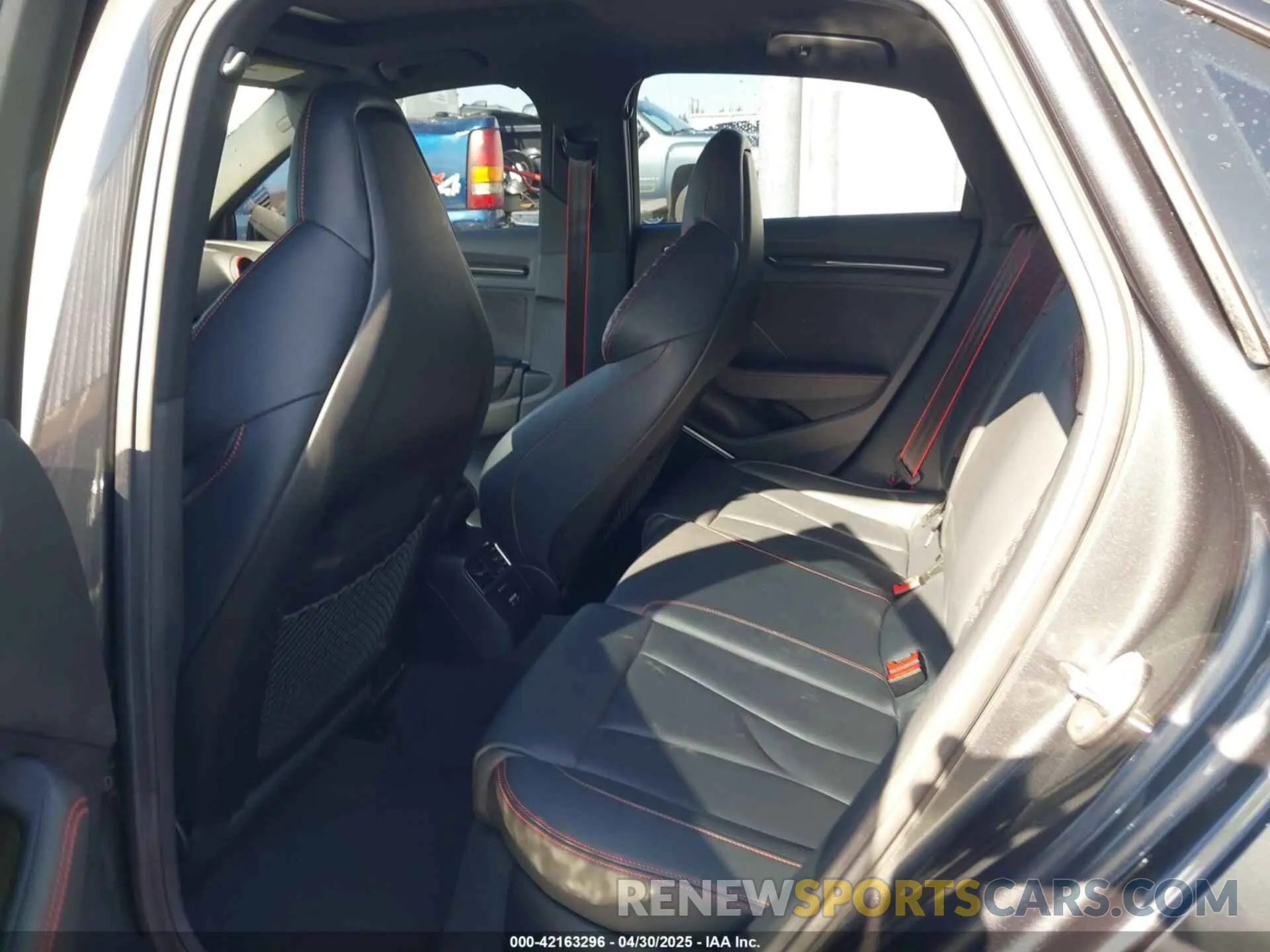 8 fotografías del automóvil dañado WUABWGFF4KA906650 AUDI RS 3 2019