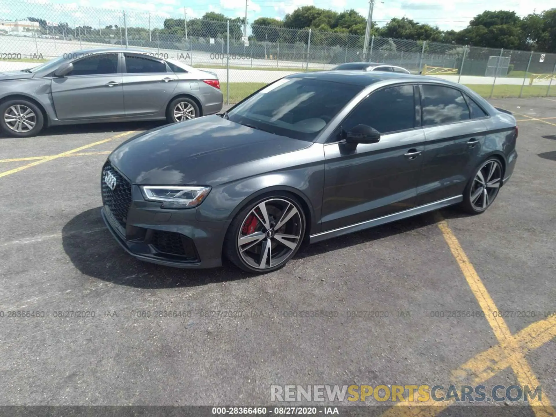 2 fotografías del automóvil dañado WUABWGFFXKA902005 AUDI RS 3 2019