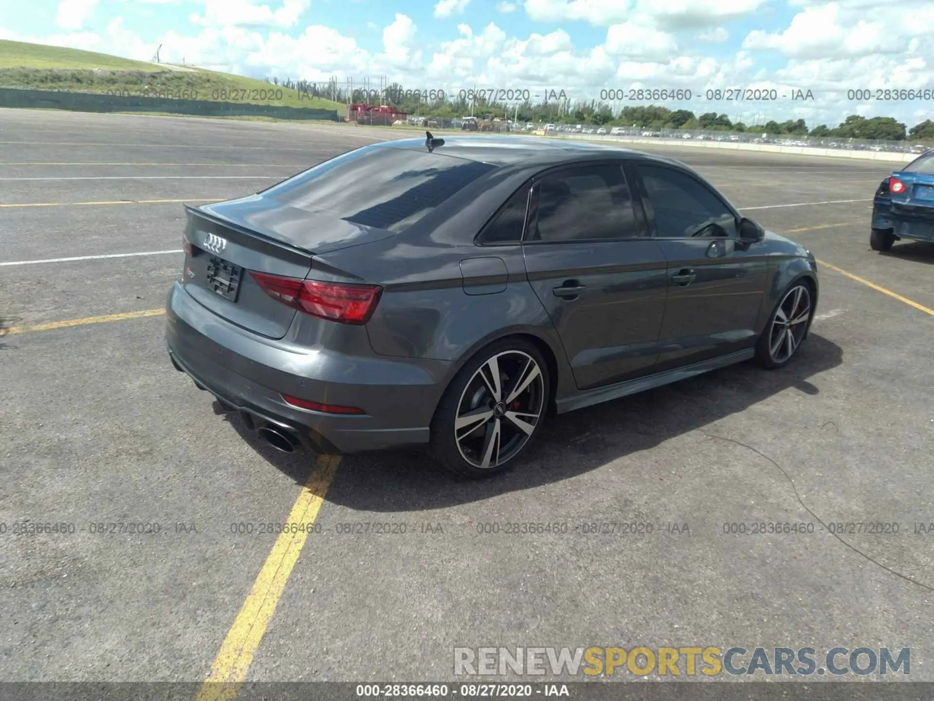 4 fotografías del automóvil dañado WUABWGFFXKA902005 AUDI RS 3 2019