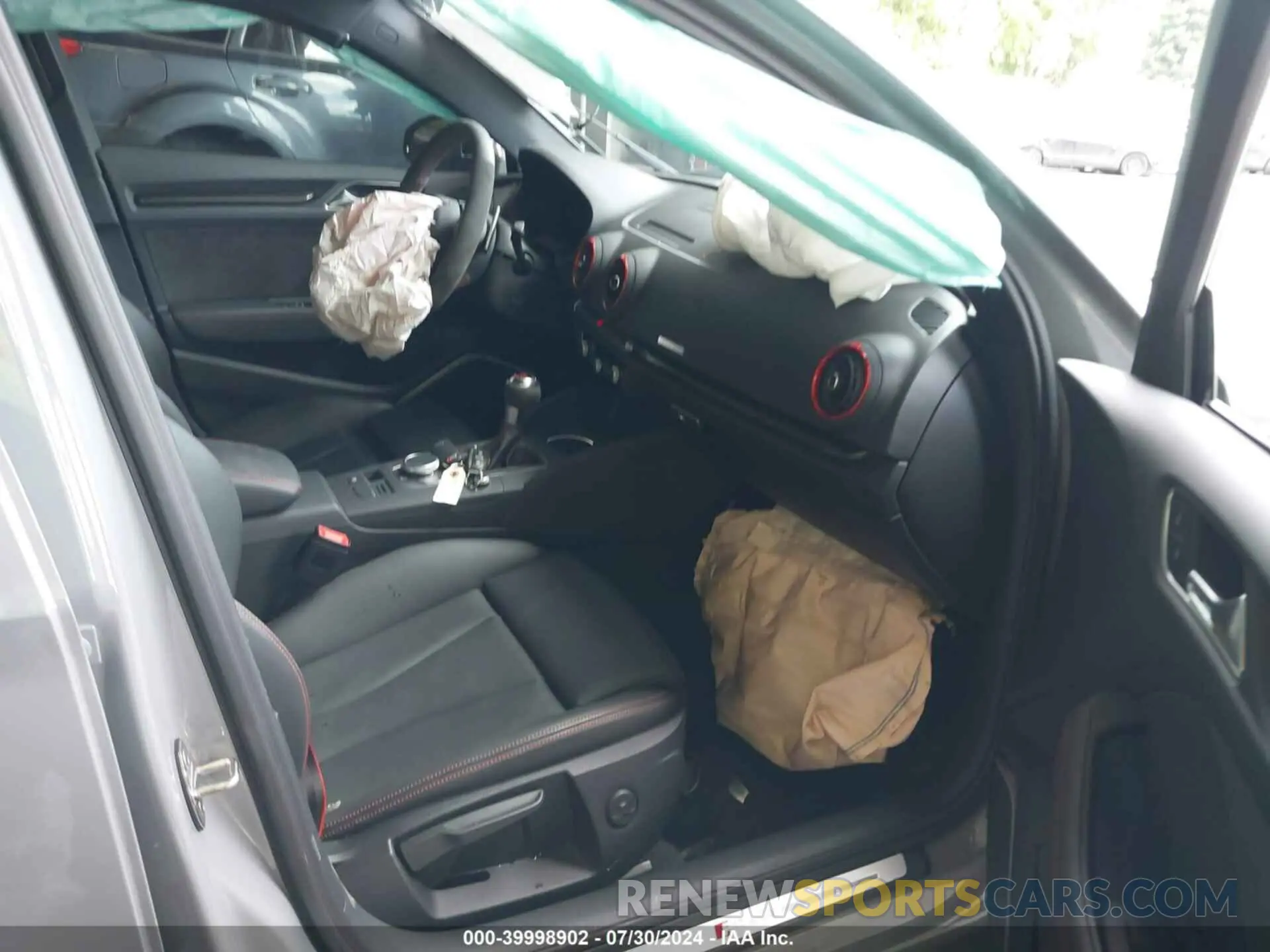 5 fotografías del automóvil dañado WUABWGFFXLA904533 AUDI RS 3 2020