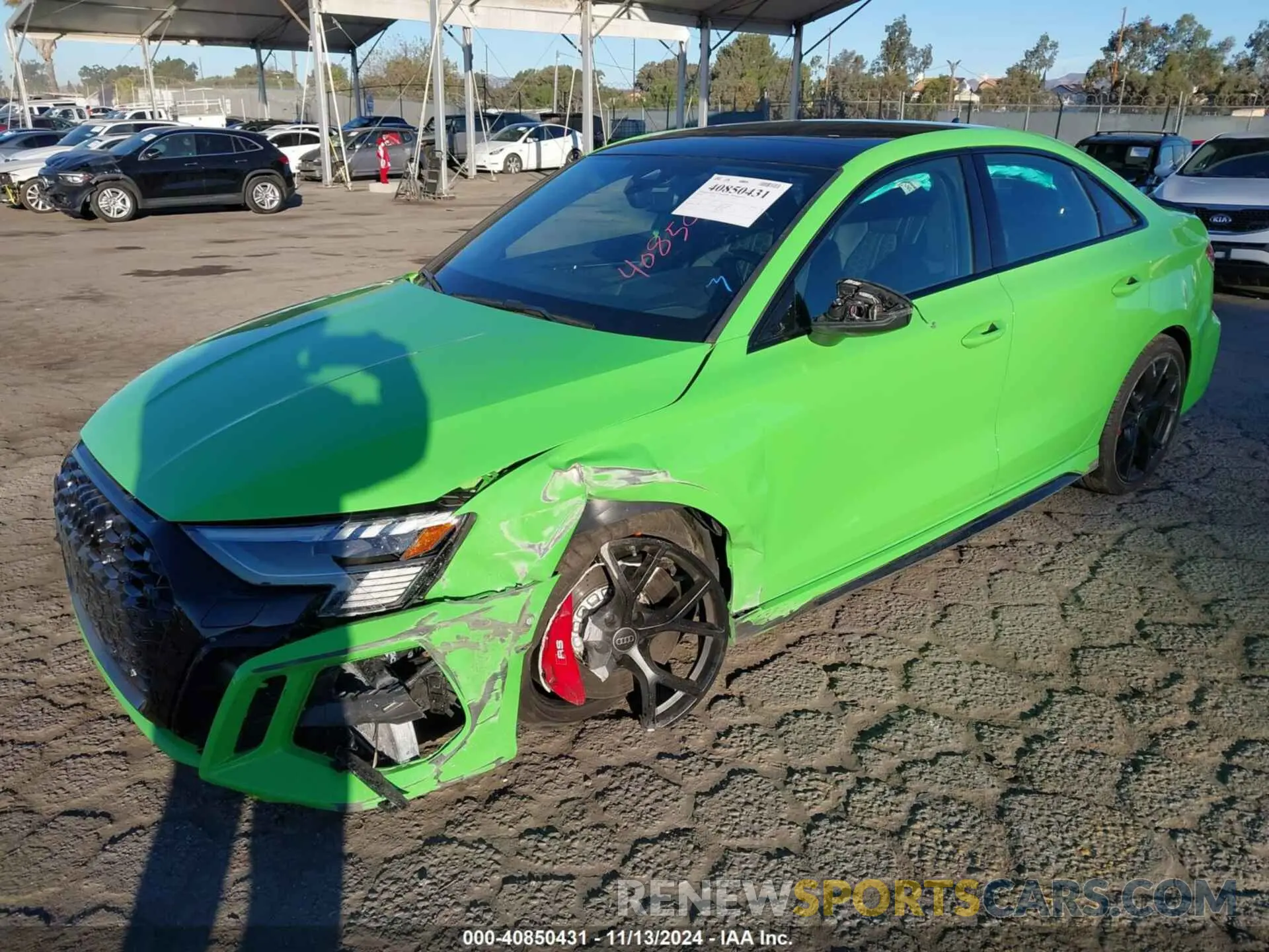 2 fotografías del automóvil dañado WUAG4DGY0RA911607 AUDI RS 3 SEDAN 2024
