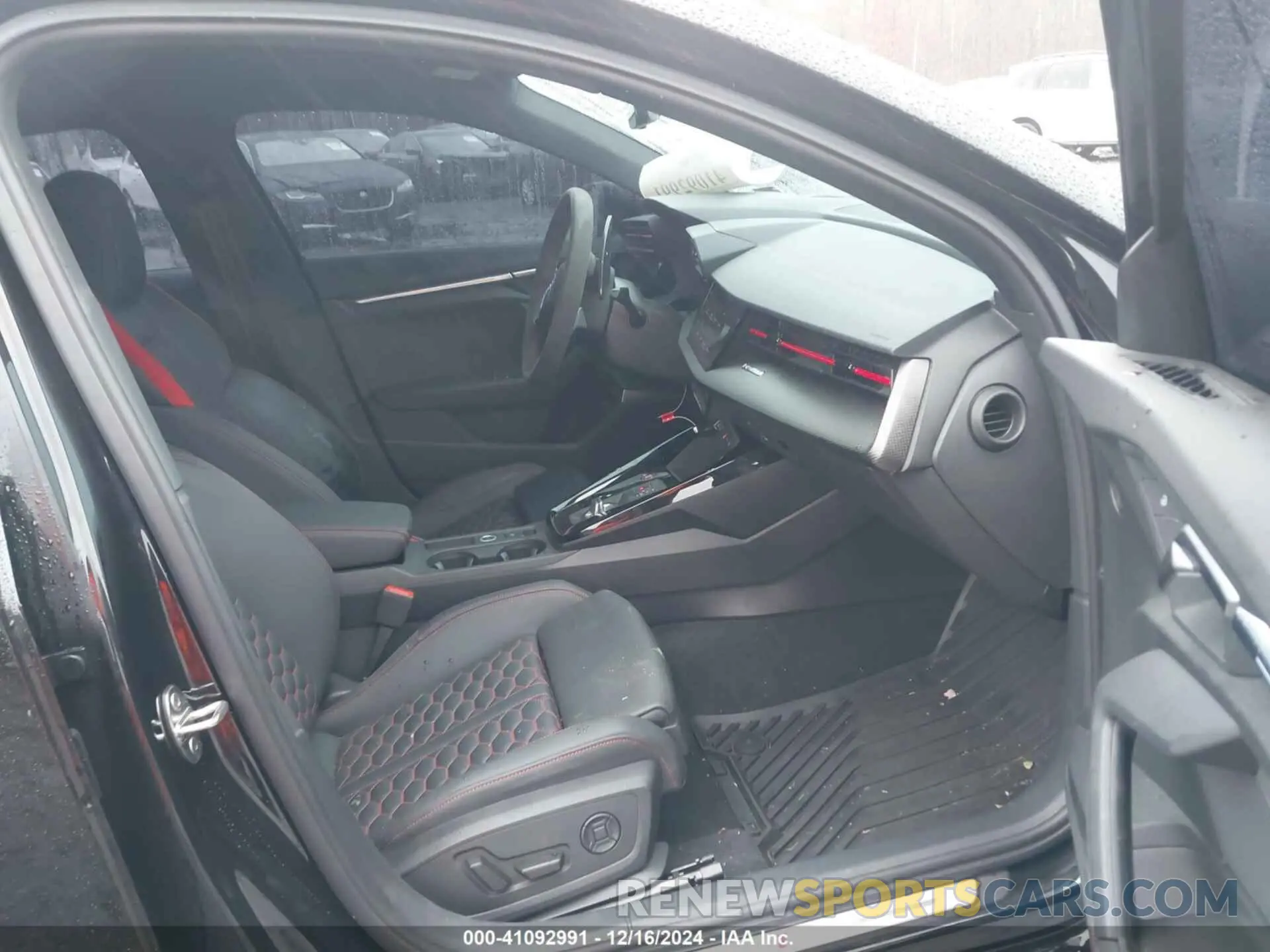5 fotografías del automóvil dañado WUAG4DGYXRA906026 AUDI RS 3 SEDAN 2024