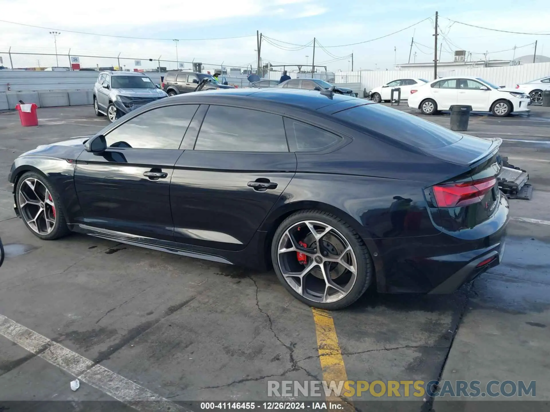15 fotografías del automóvil dañado WUAAWCF56PA901890 AUDI RS 5 SPORTBACK 2023