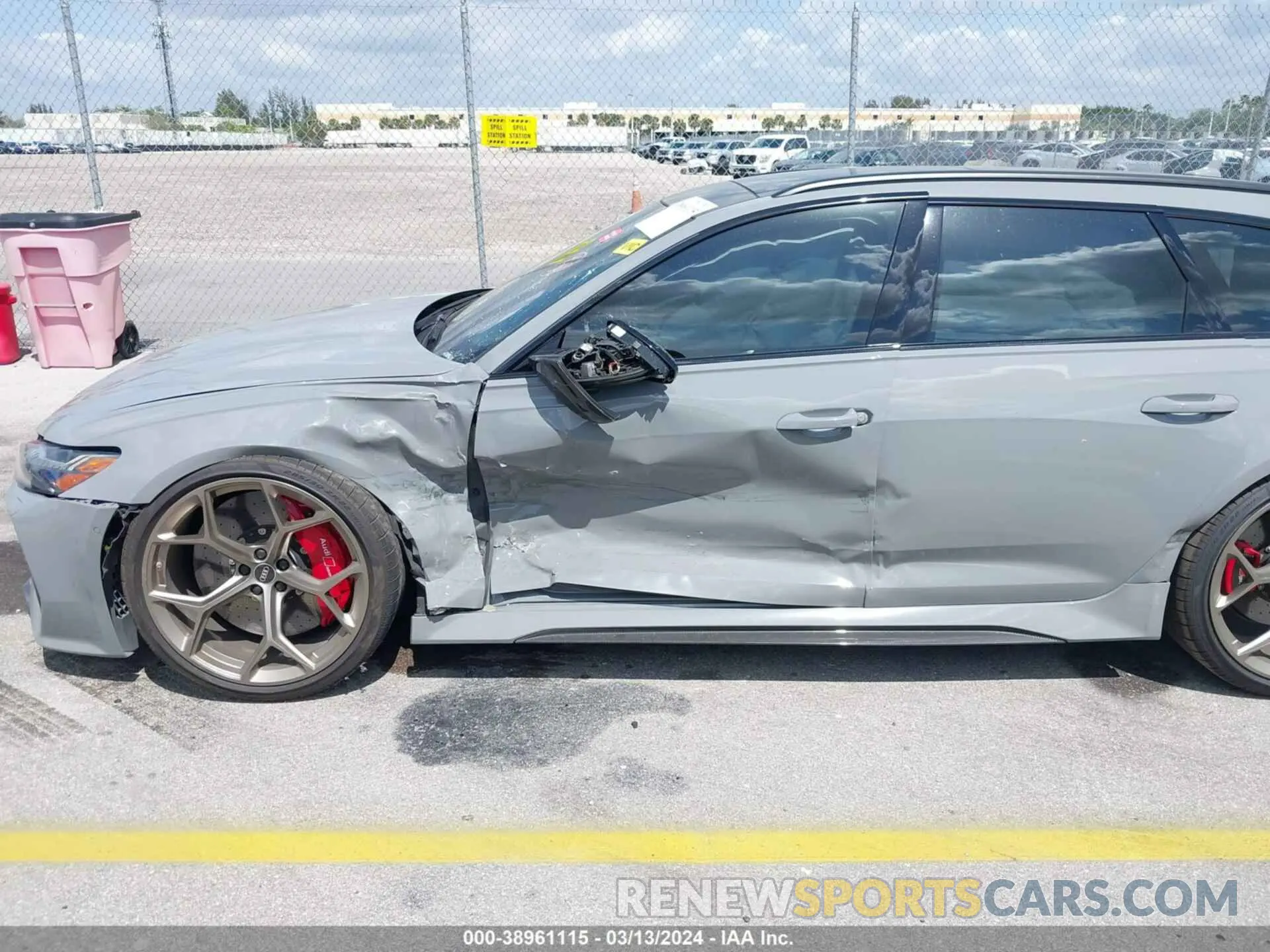 6 fotografías del automóvil dañado WUA1CBF21MN903012 AUDI RS 6 AVANT 2021