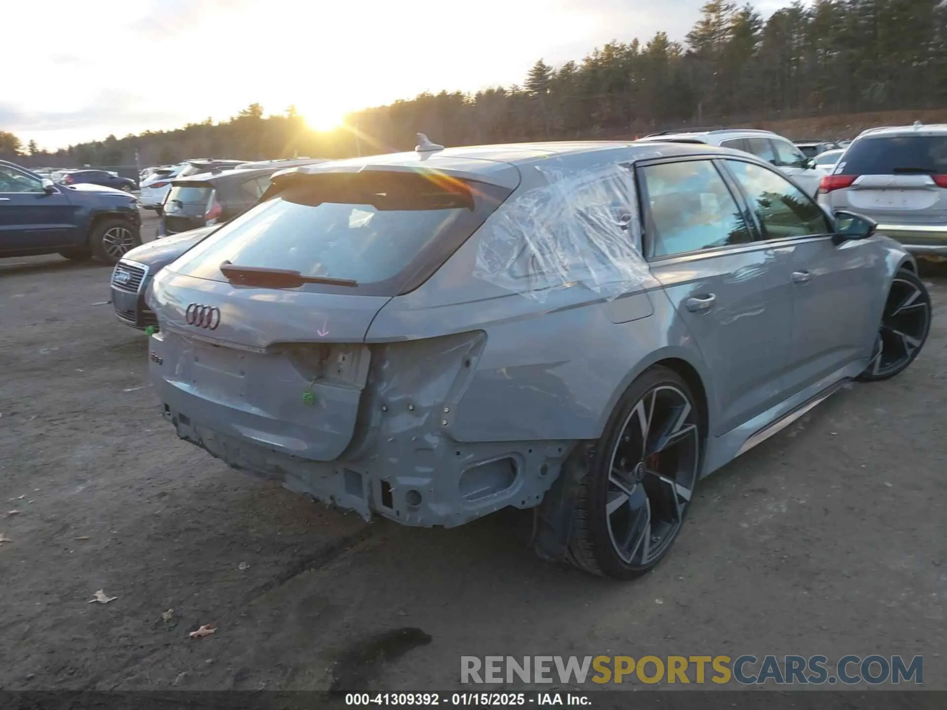 4 fotografías del automóvil dañado WUA1CBF24MN904123 AUDI RS 6 AVANT 2021