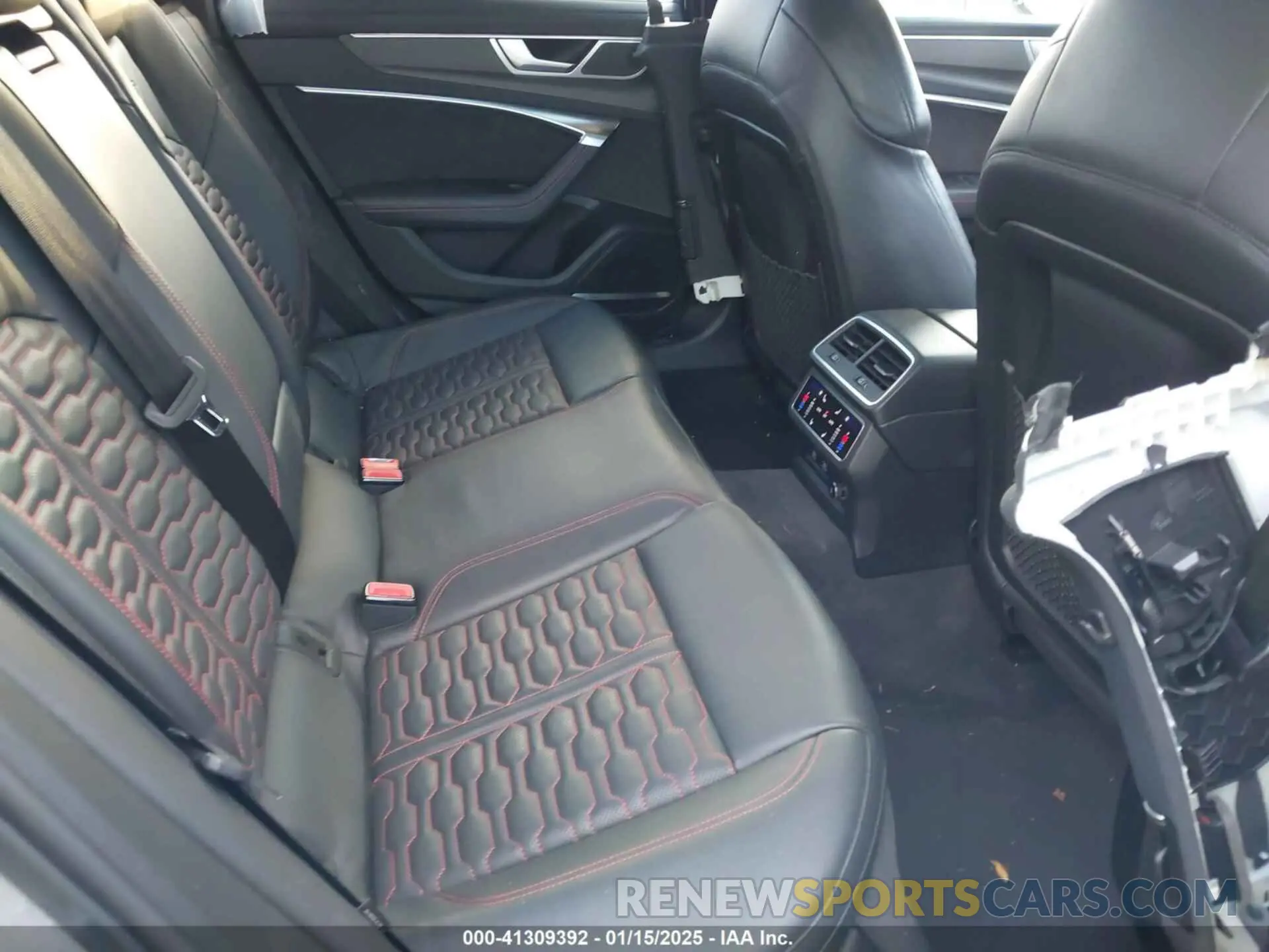 8 fotografías del automóvil dañado WUA1CBF24MN904123 AUDI RS 6 AVANT 2021
