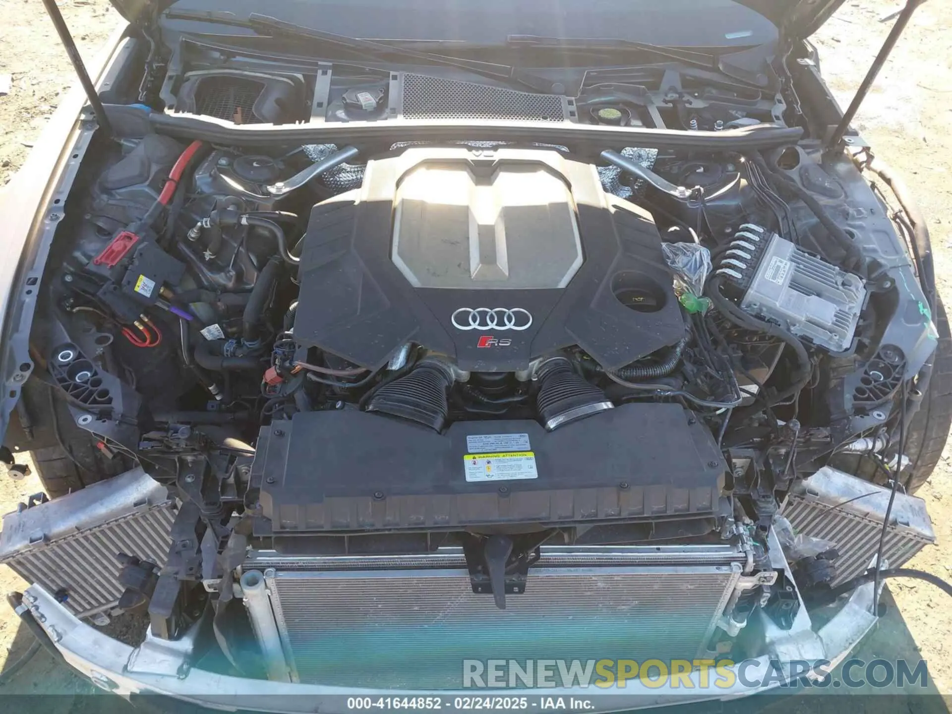 10 fotografías del automóvil dañado WUA1CBF23NN902140 AUDI RS 6 AVANT 2022